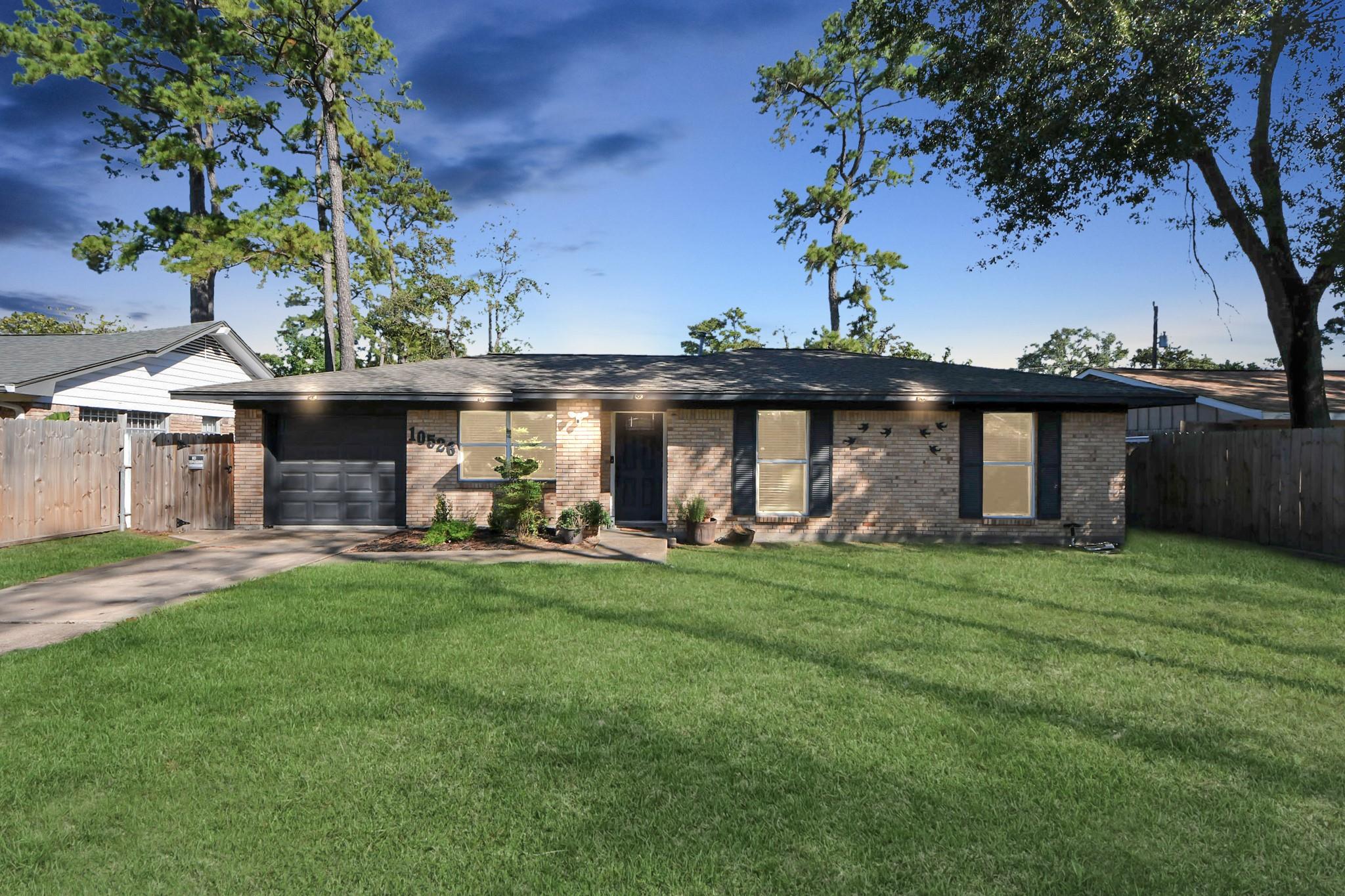 10526 Hollyglen Drive