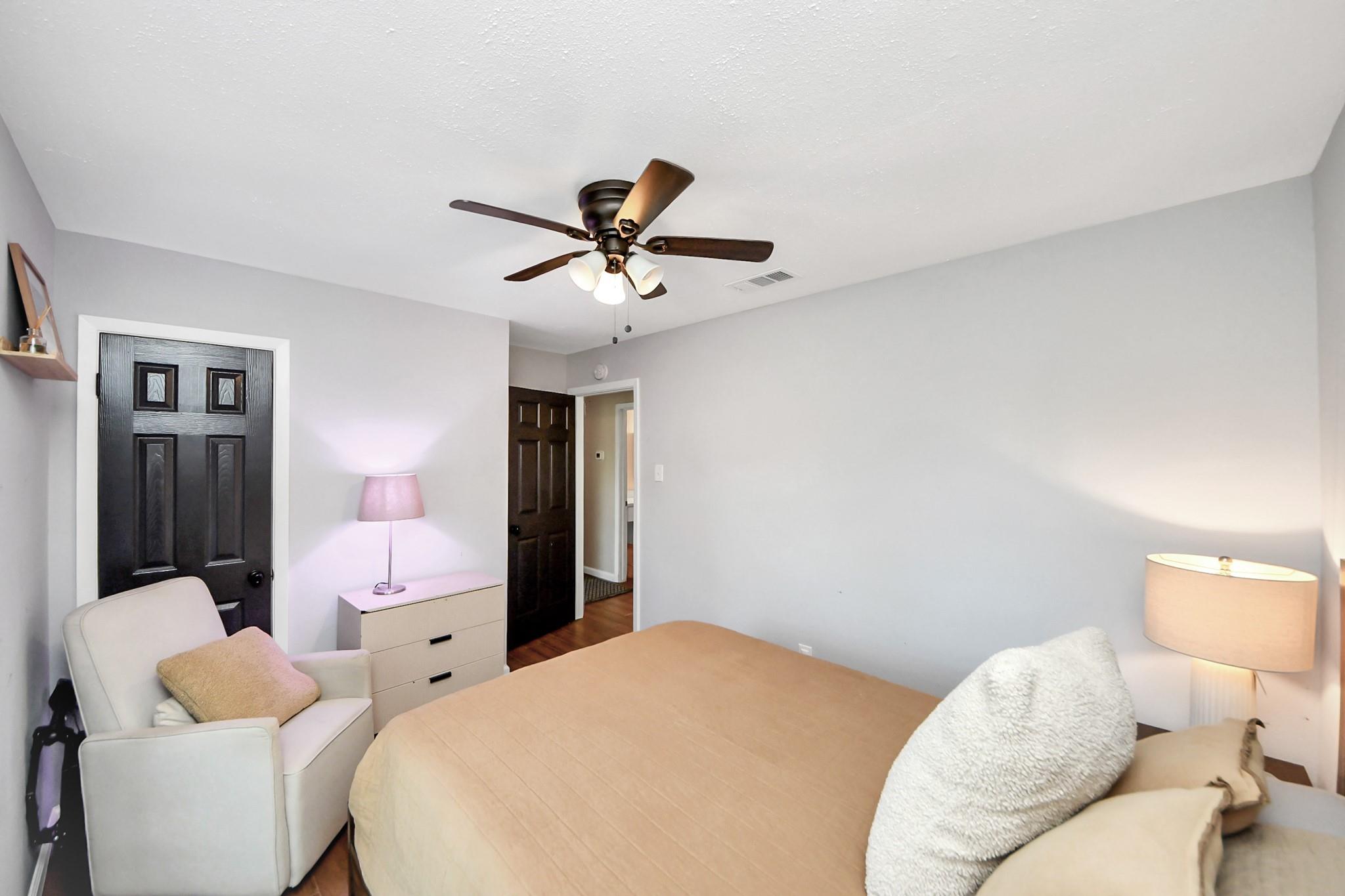 10526 Hollyglen Drive