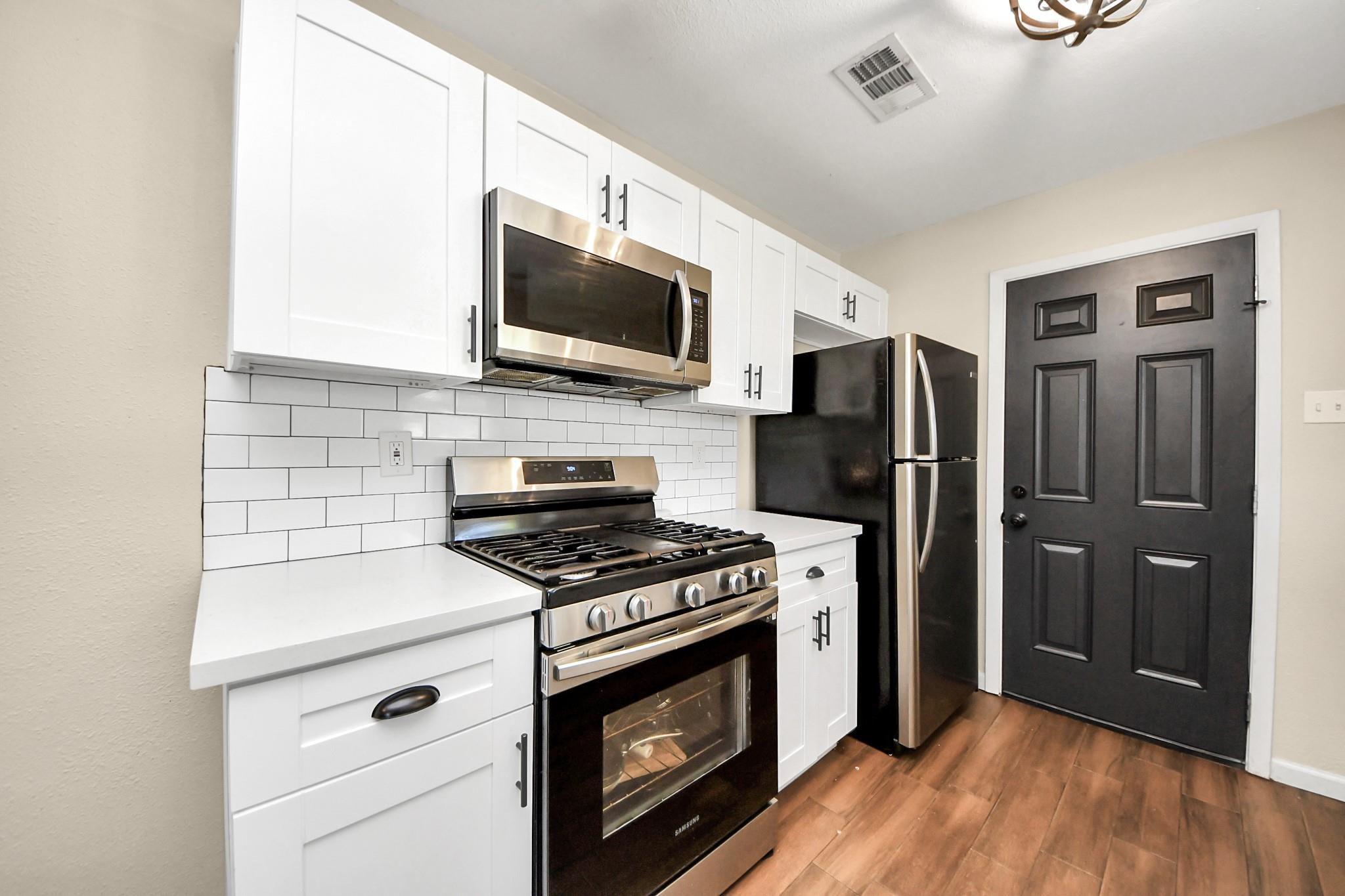 10526 Hollyglen Drive