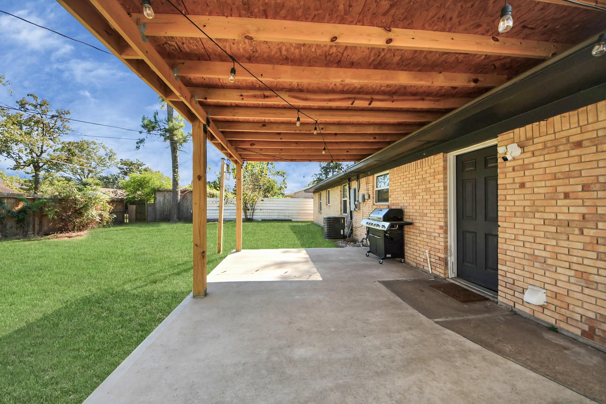 10526 Hollyglen Drive