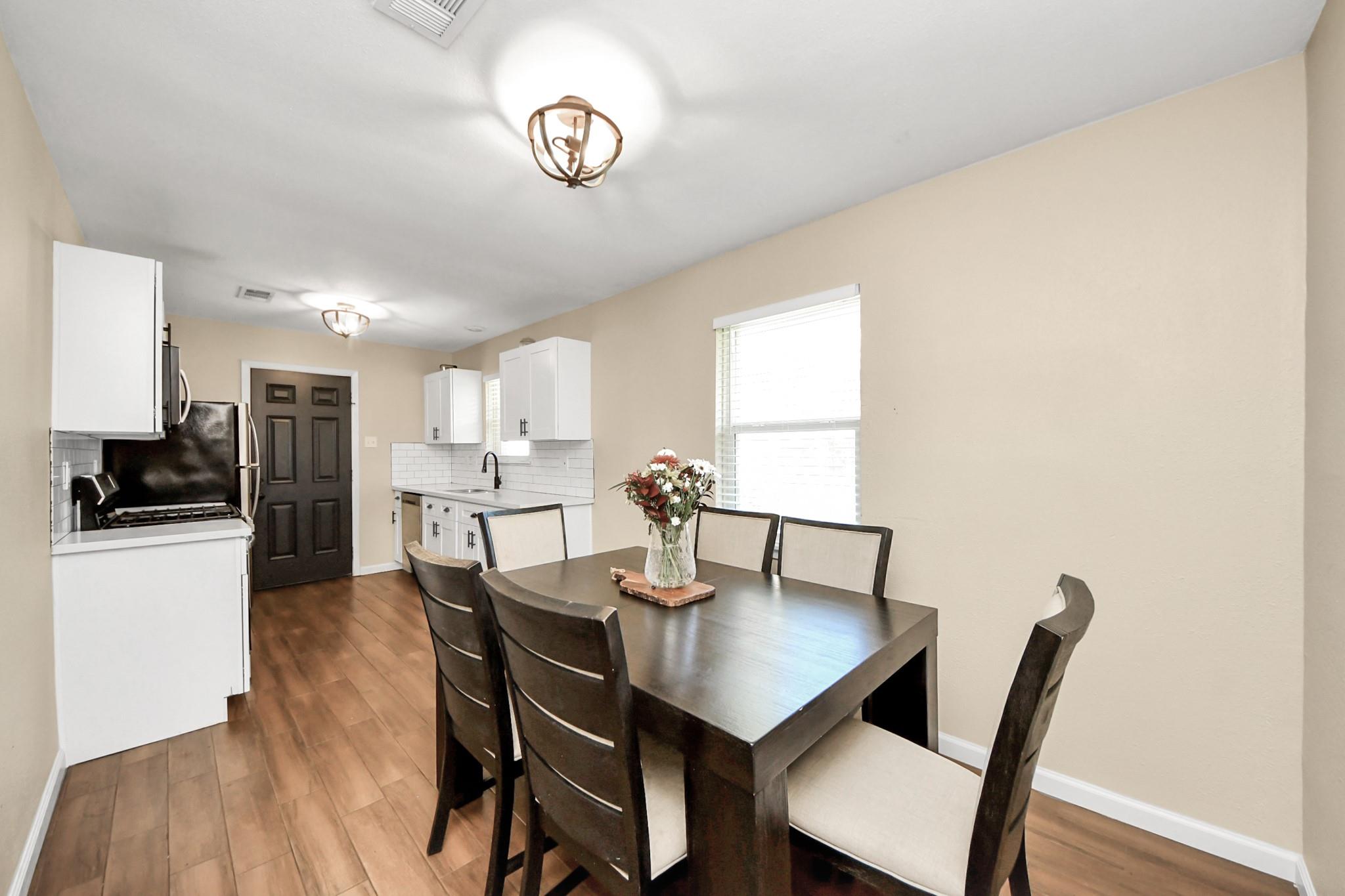 10526 Hollyglen Drive