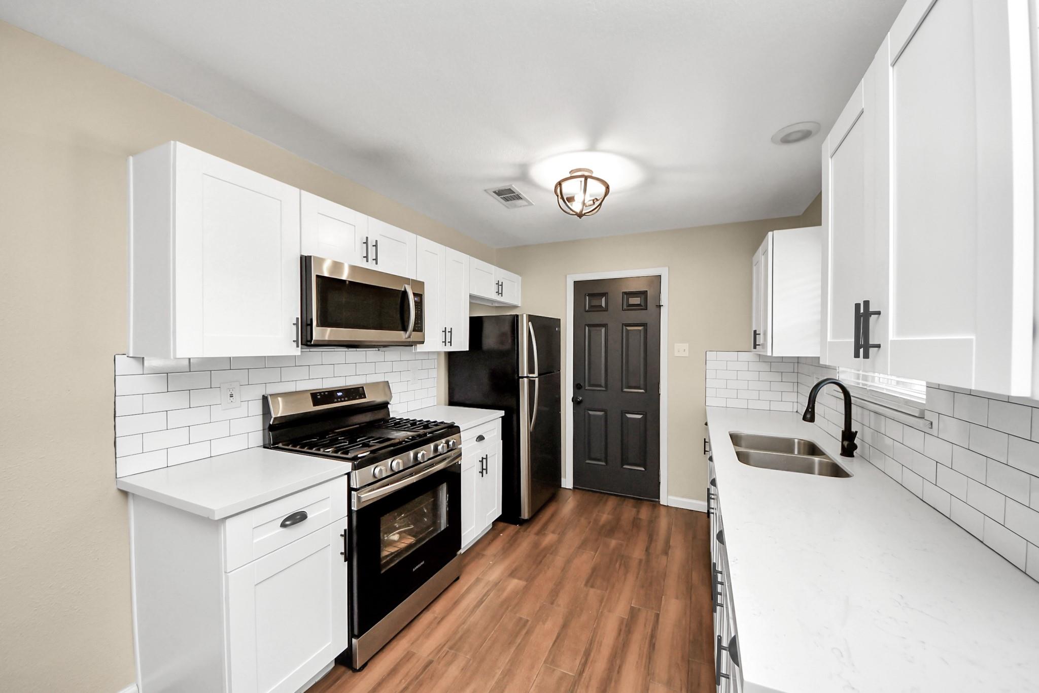 10526 Hollyglen Drive