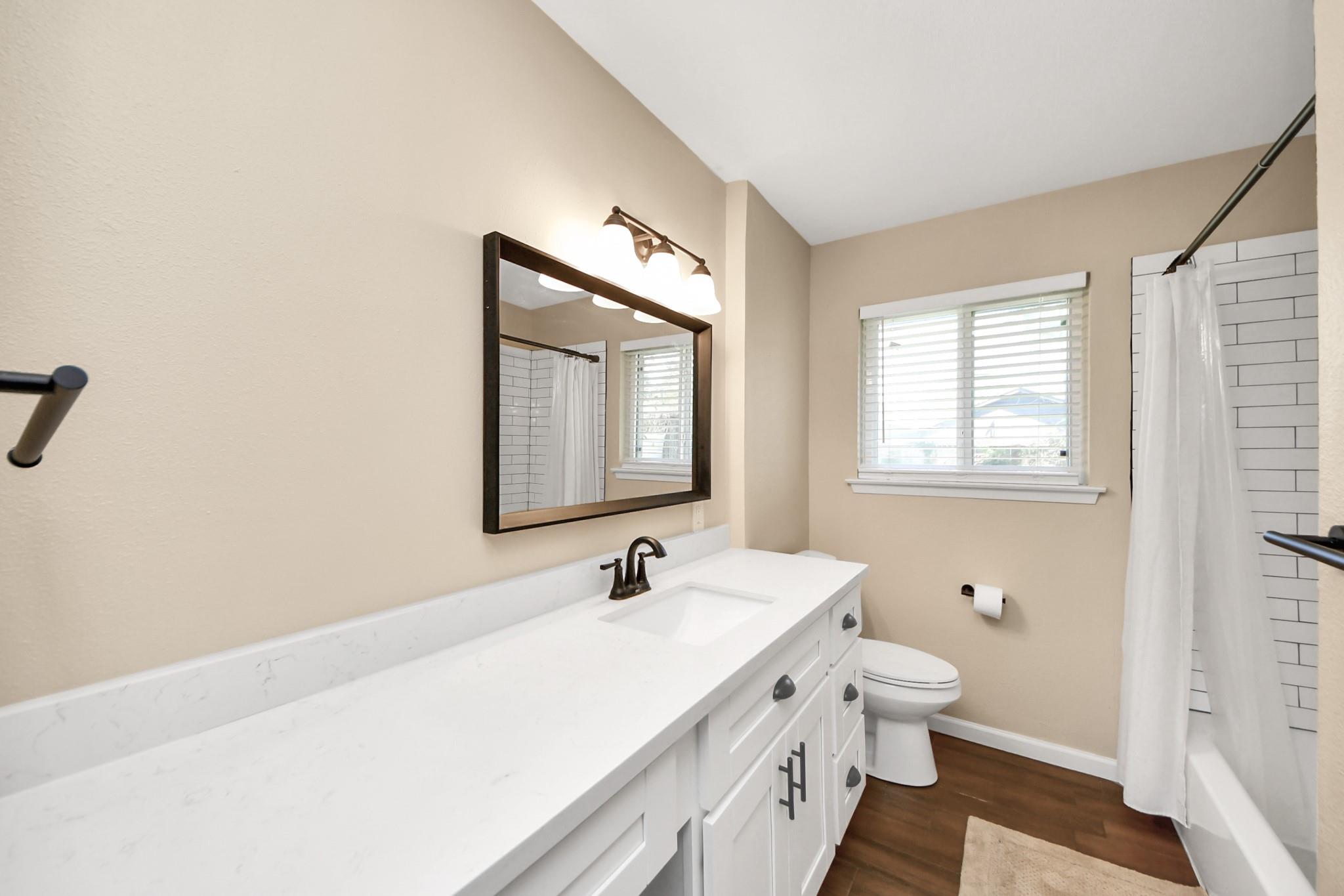 10526 Hollyglen Drive