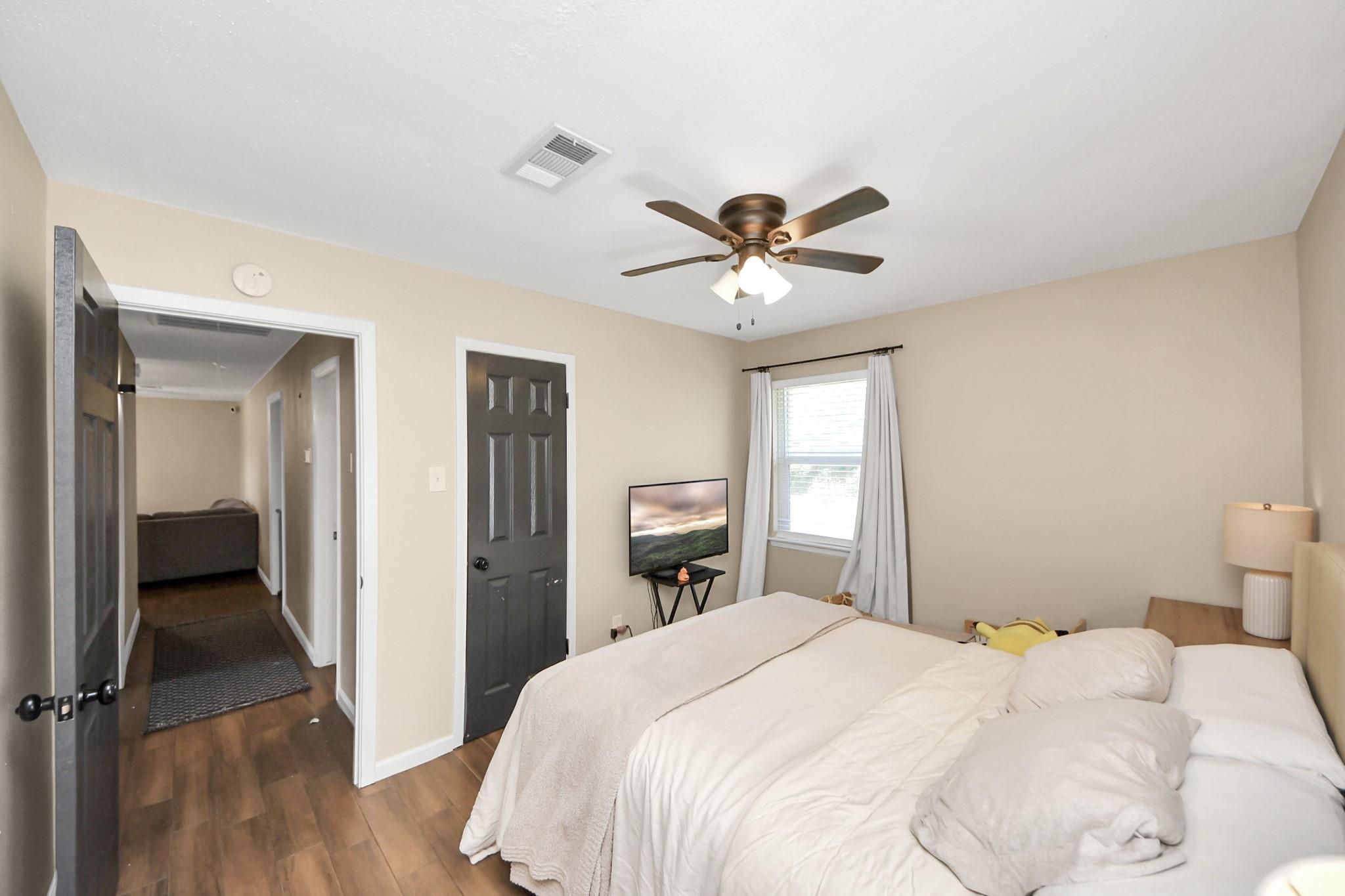 10526 Hollyglen Drive