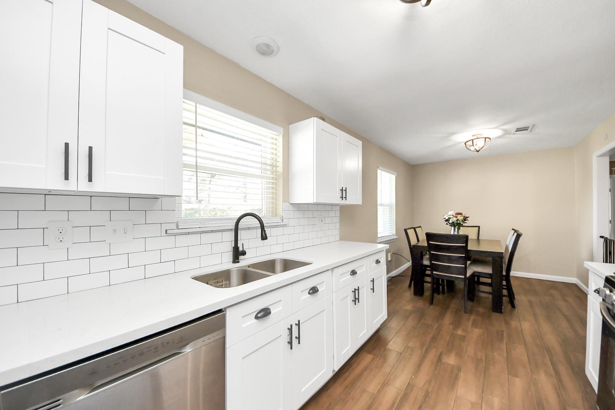 10526 Hollyglen Drive