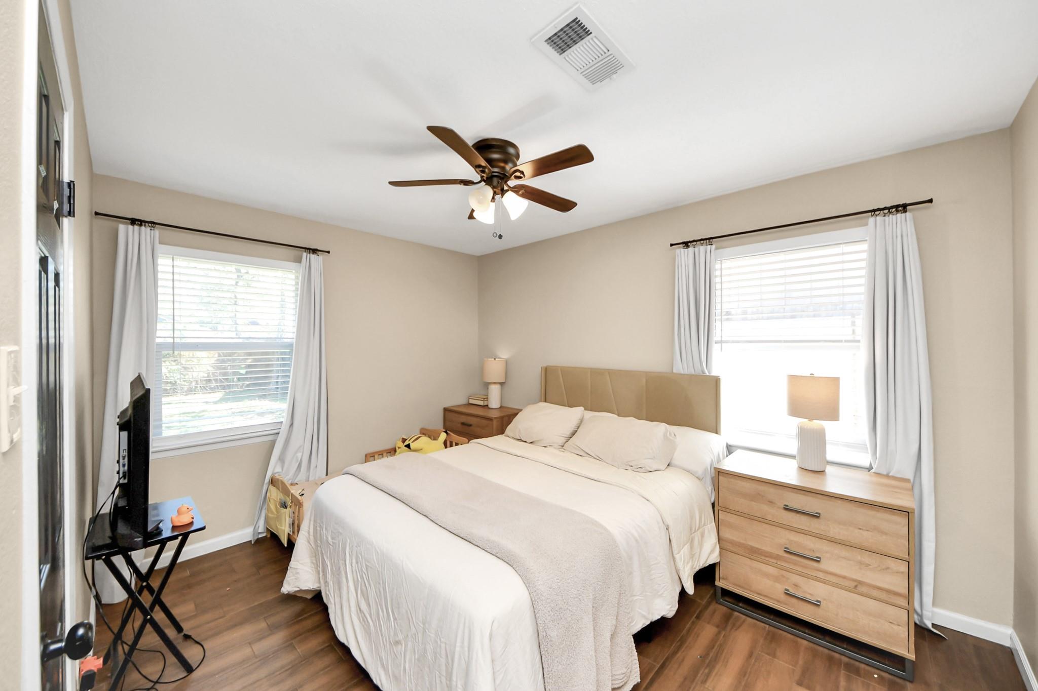 10526 Hollyglen Drive