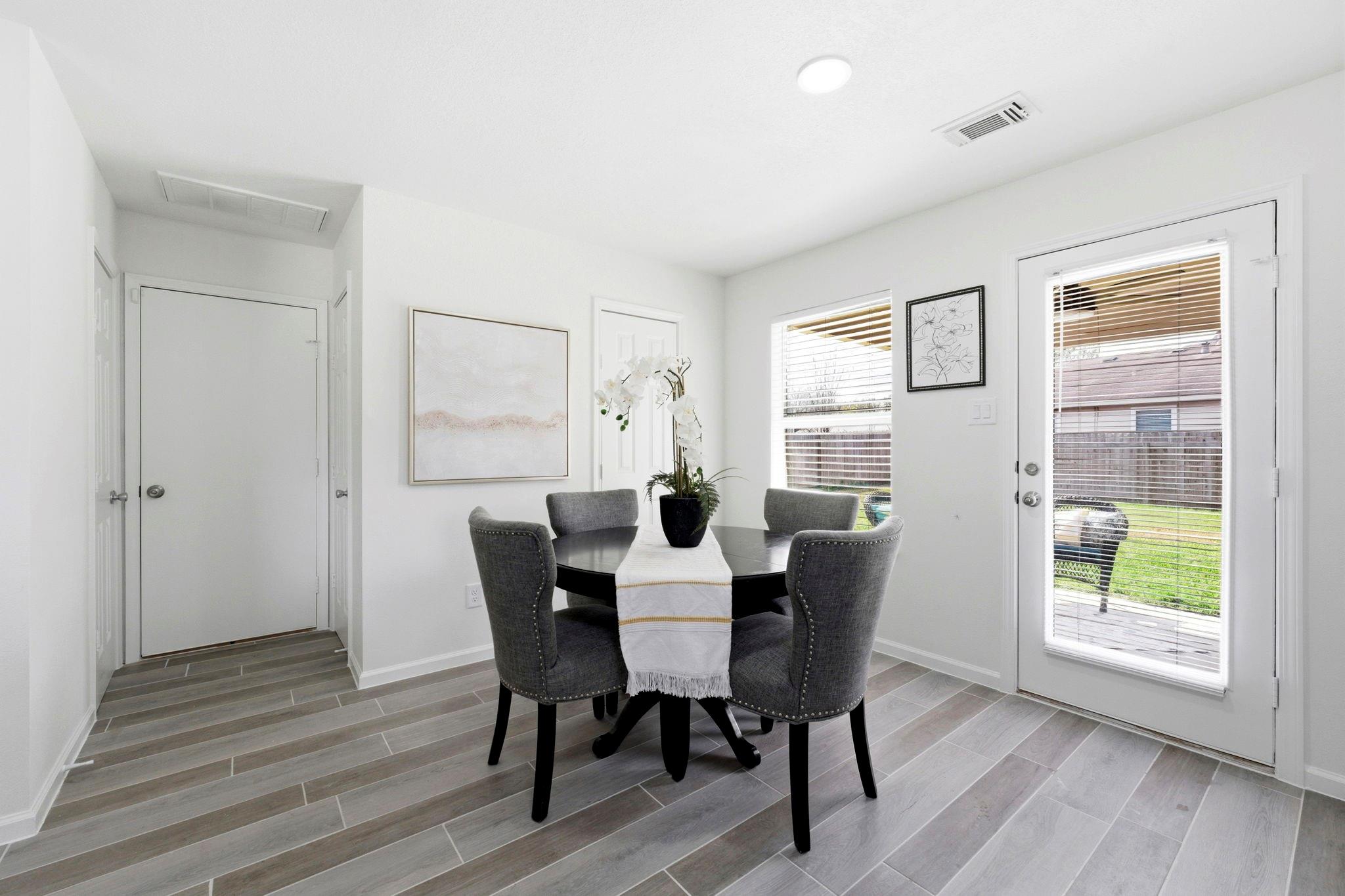 11202 Log Cabin Lane