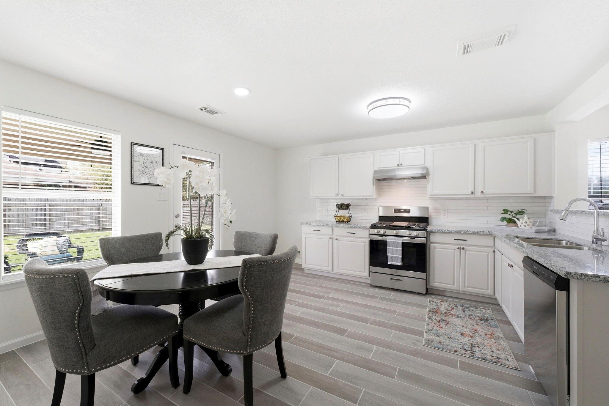 11202 Log Cabin Lane