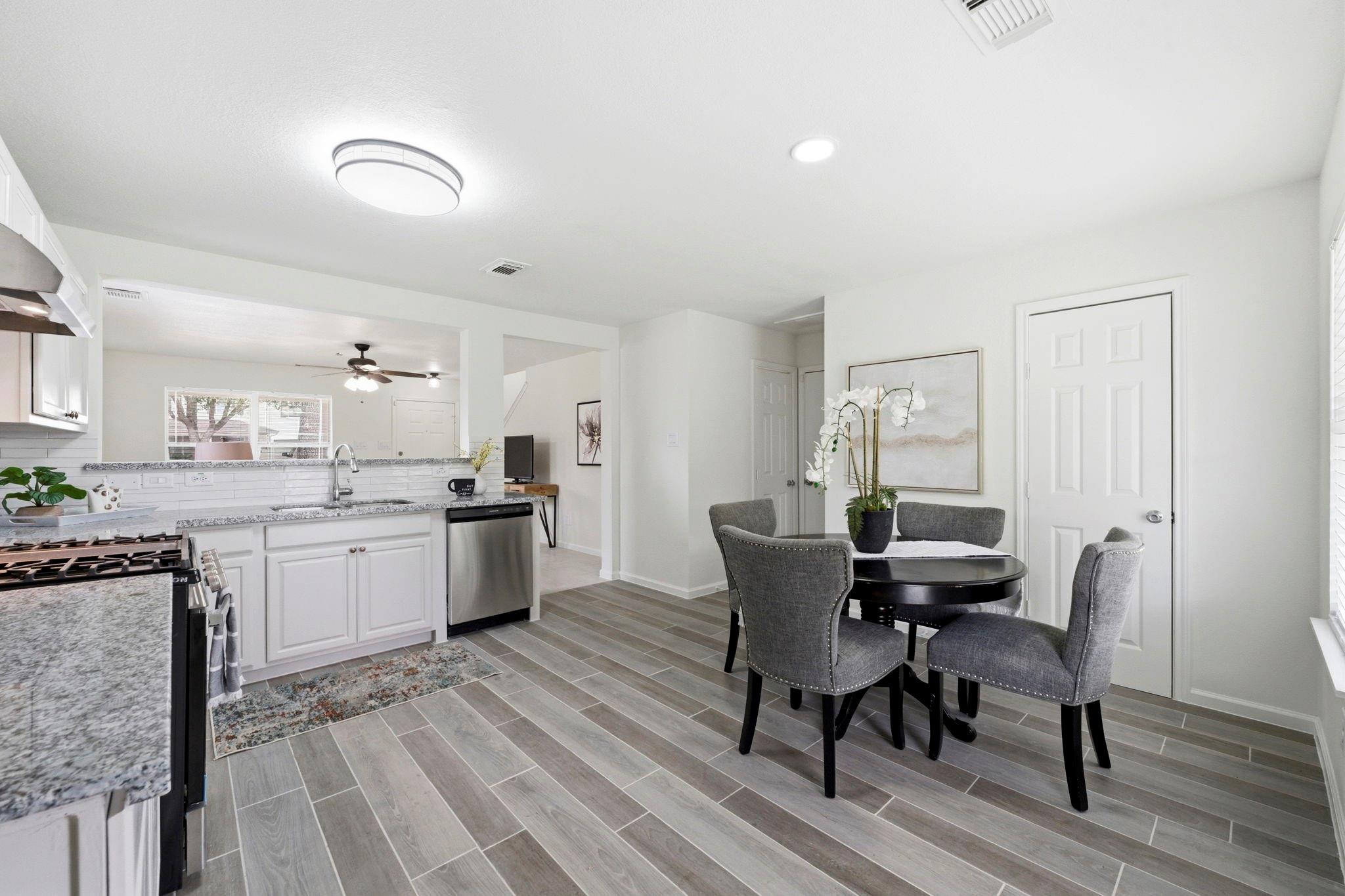 11202 Log Cabin Lane