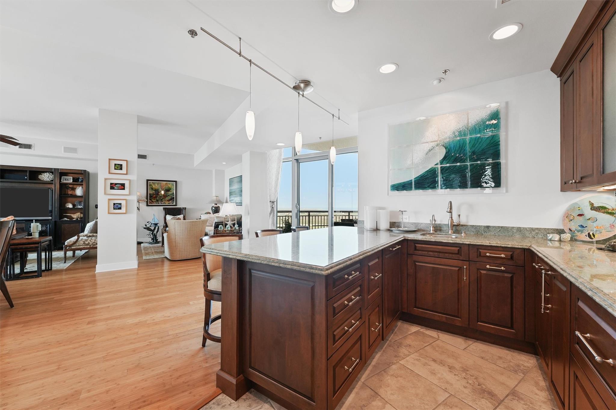 801 E Beach Drive Unit: TW2008