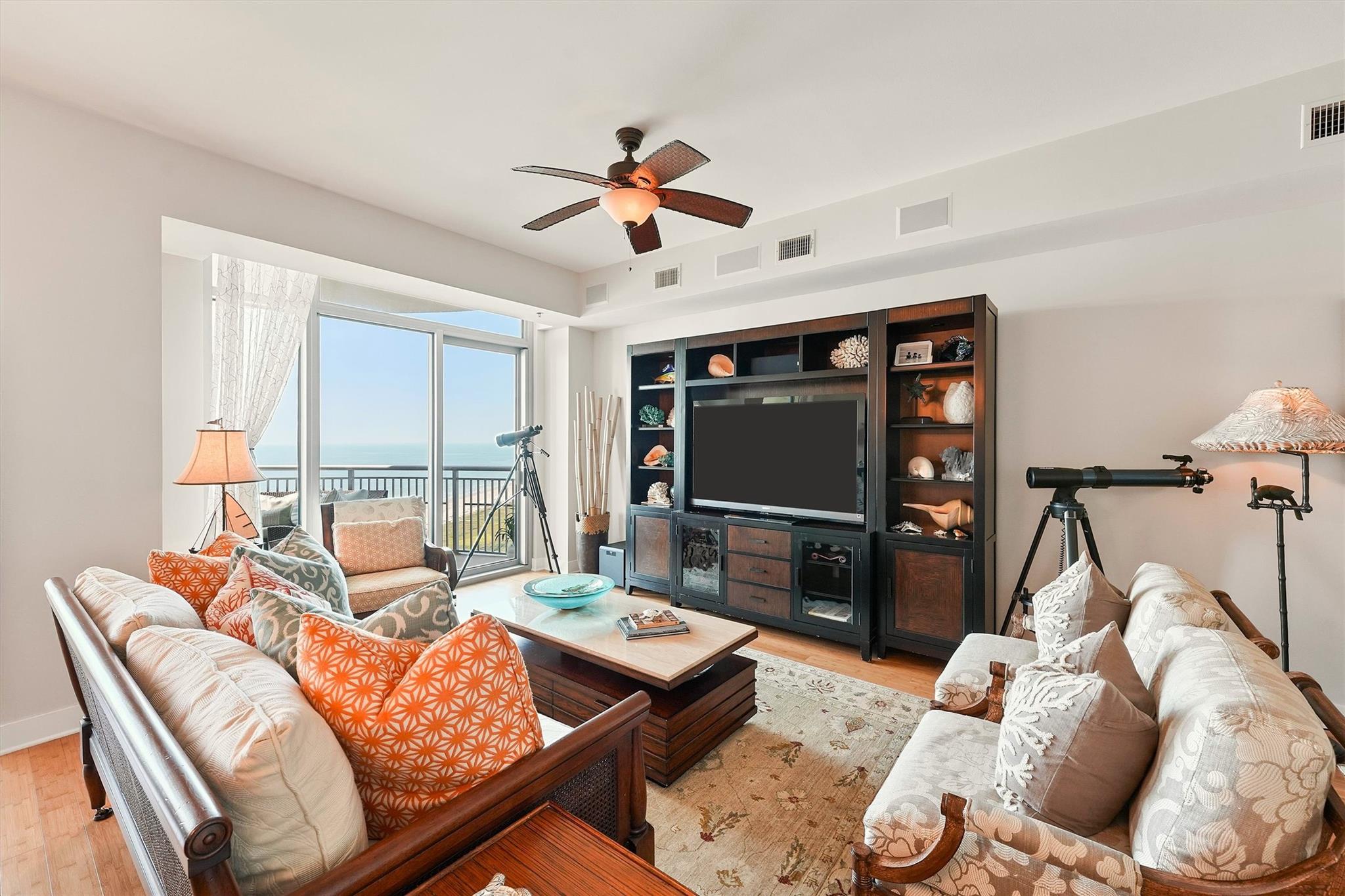 801 E Beach Drive Unit: TW2008