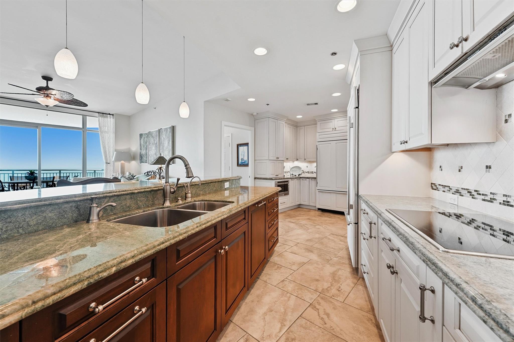 801 E Beach Drive Unit: TW2008