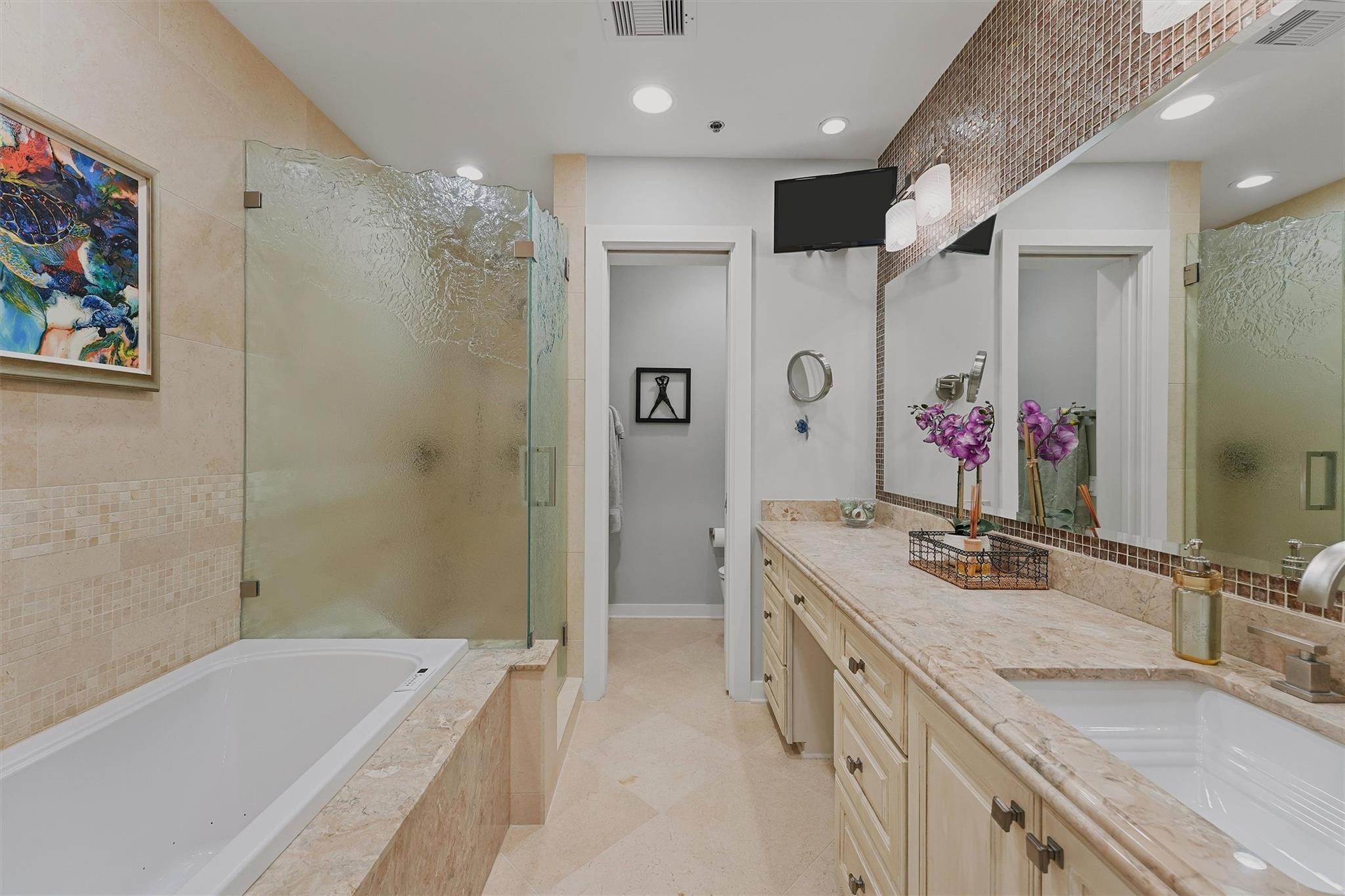 801 E Beach Drive Unit: TW2008