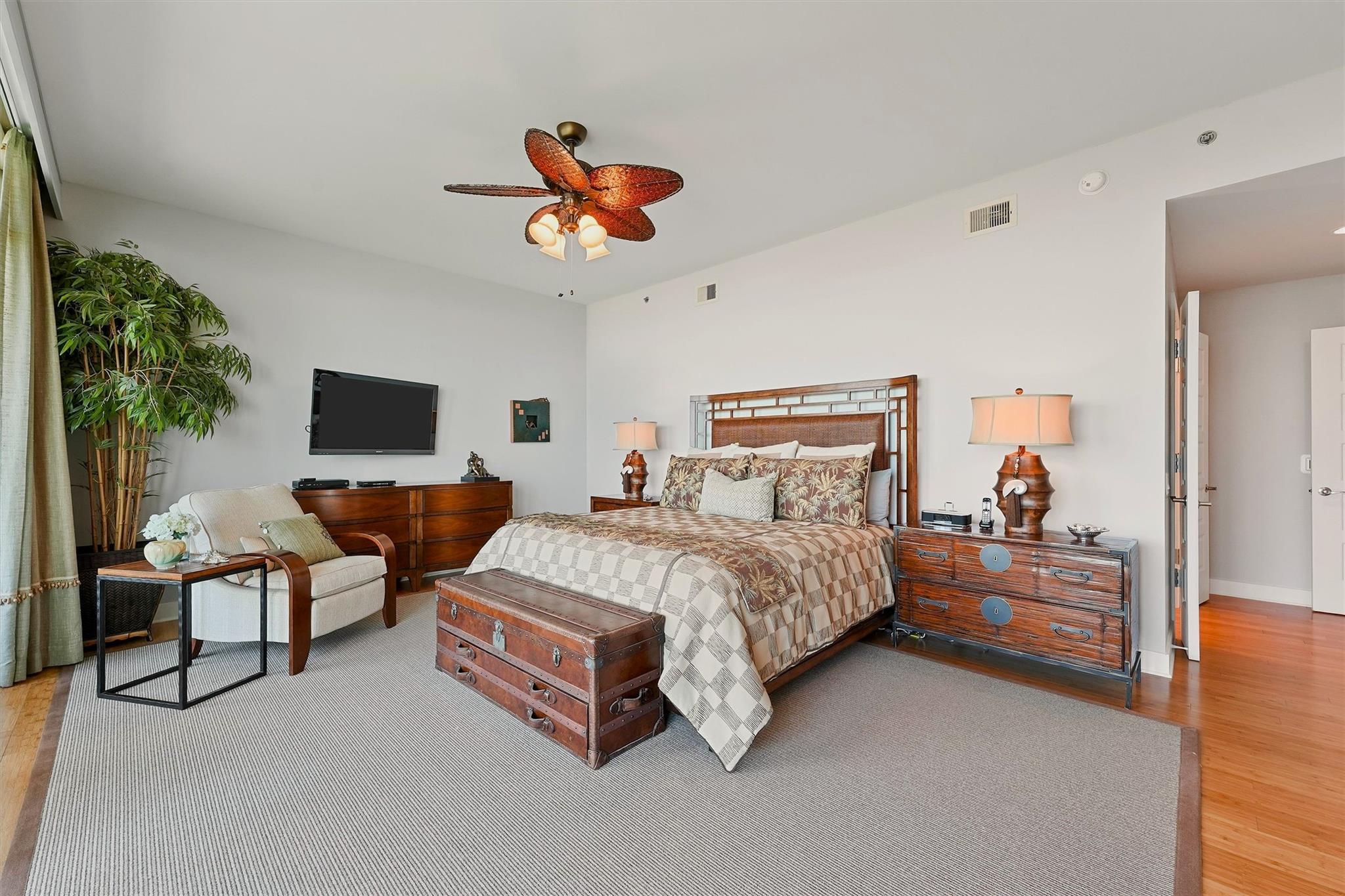 801 E Beach Drive Unit: TW2008