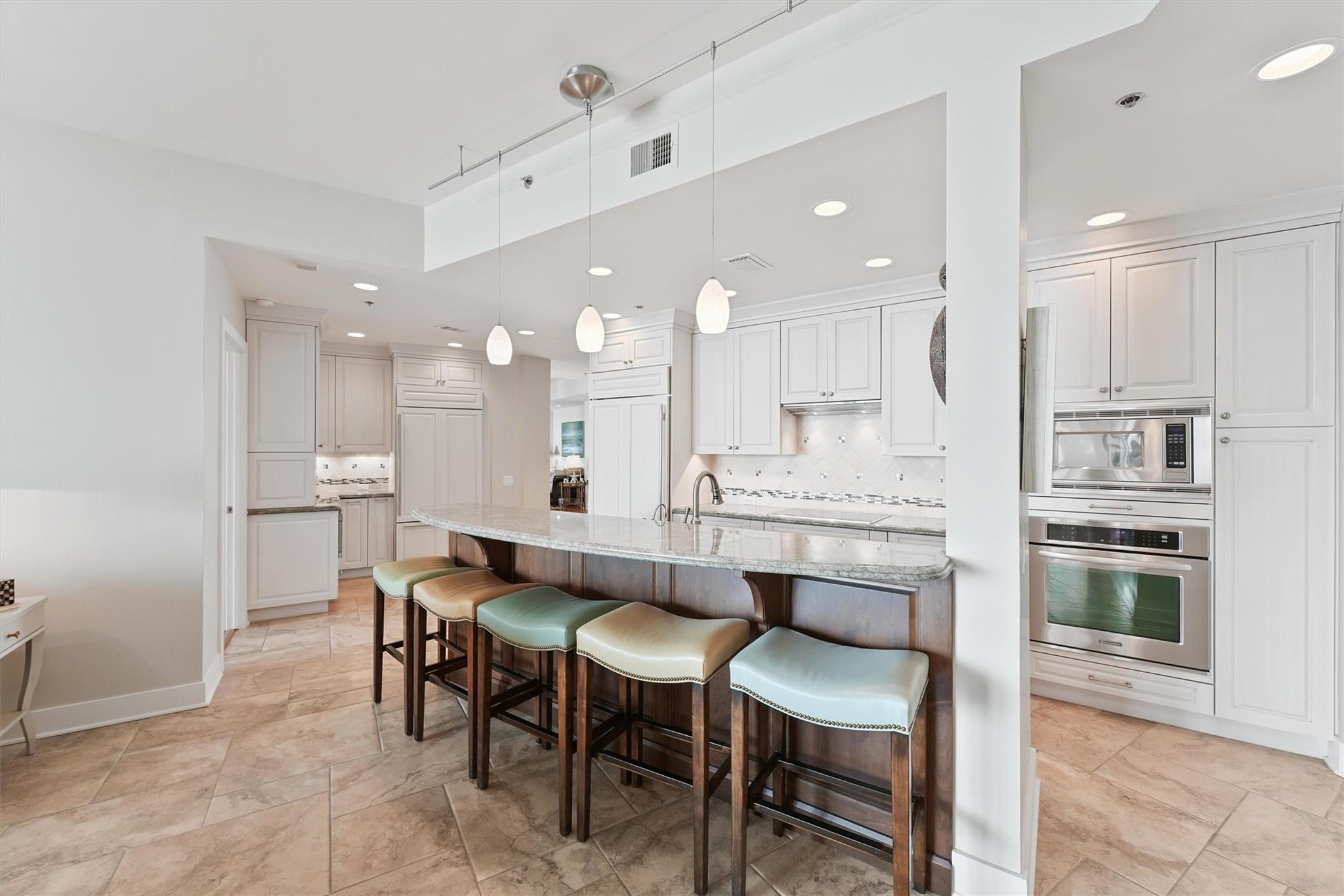 801 E Beach Drive Unit: TW2008