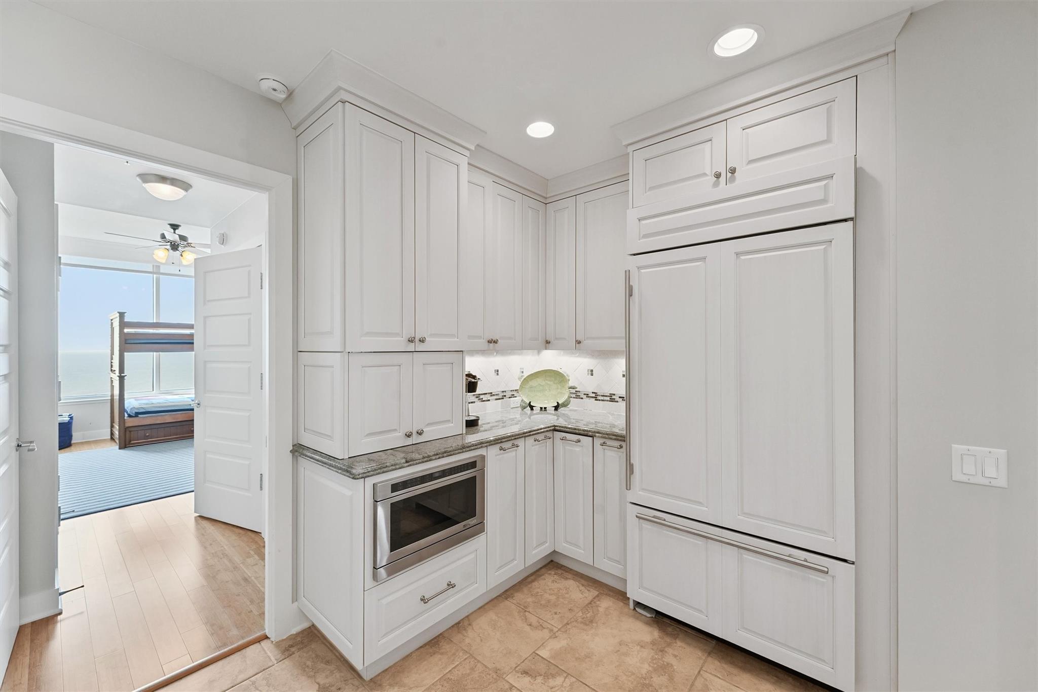 801 E Beach Drive Unit: TW2008