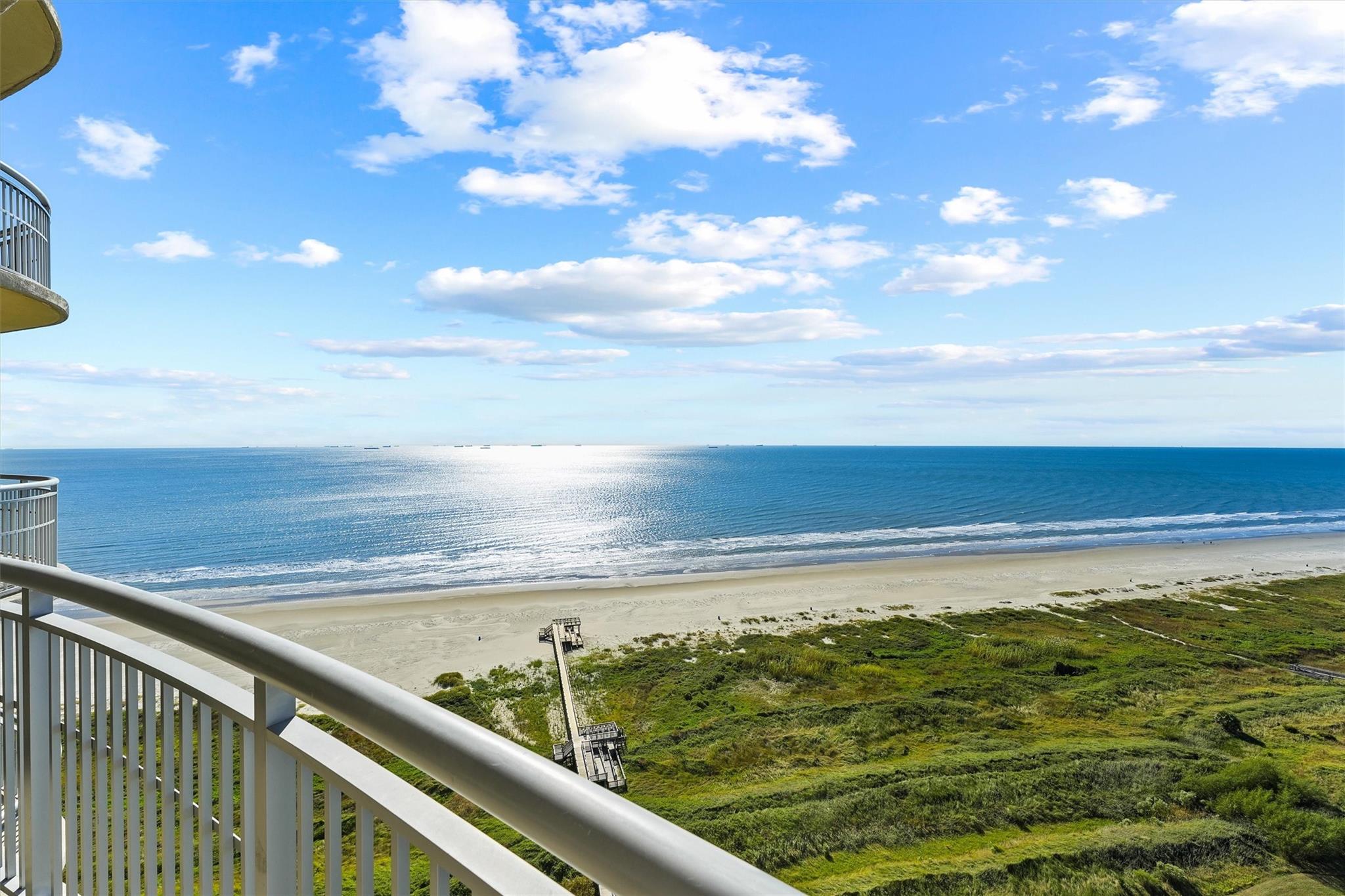 801 E Beach Drive Unit: TW2008