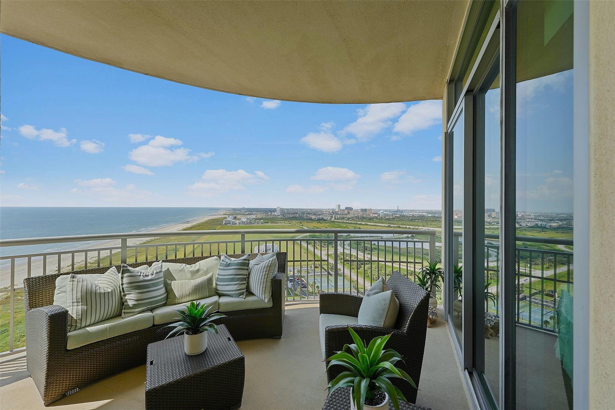 801 E Beach Drive Unit: TW2008