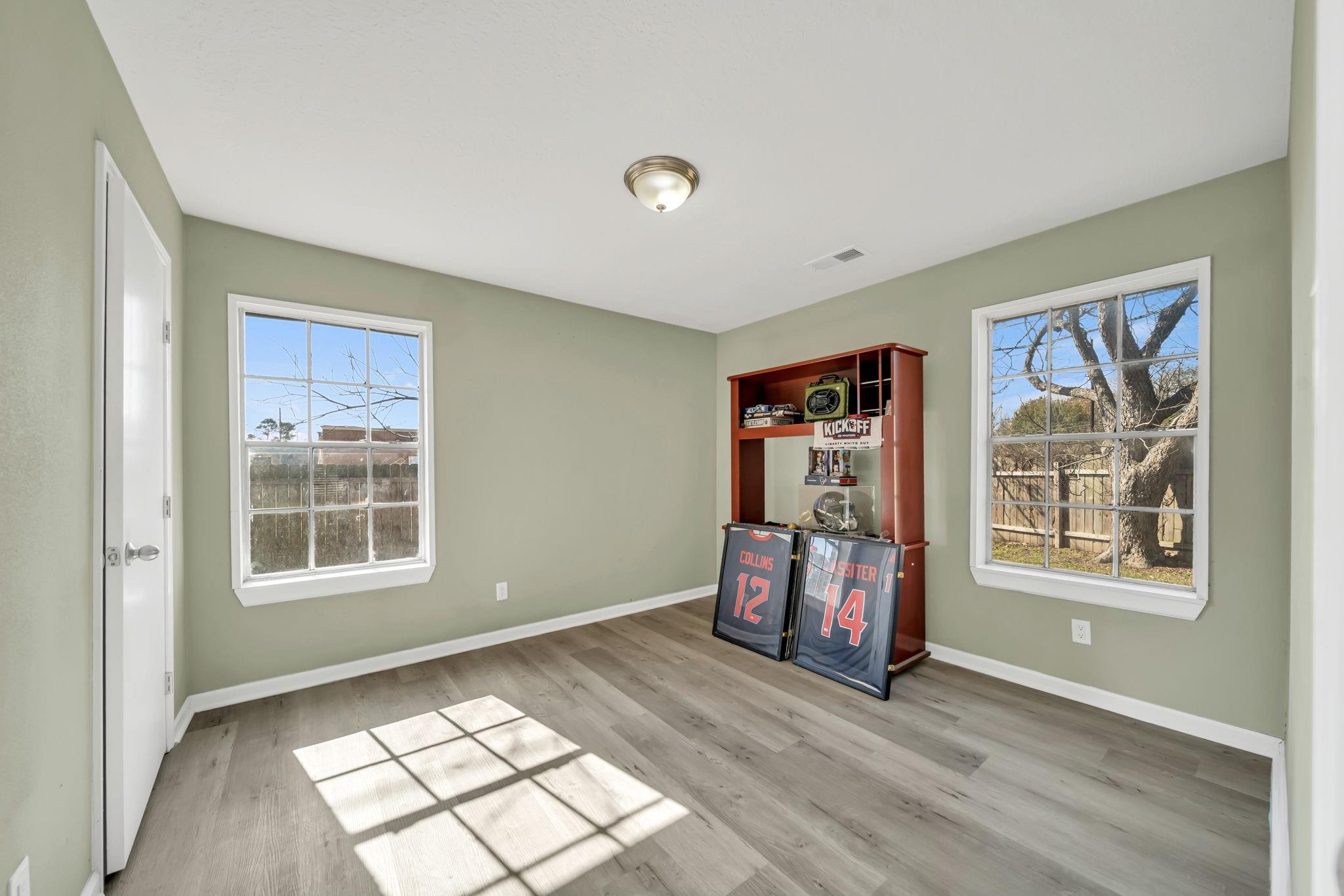 101 Lincoln Cedar Drive