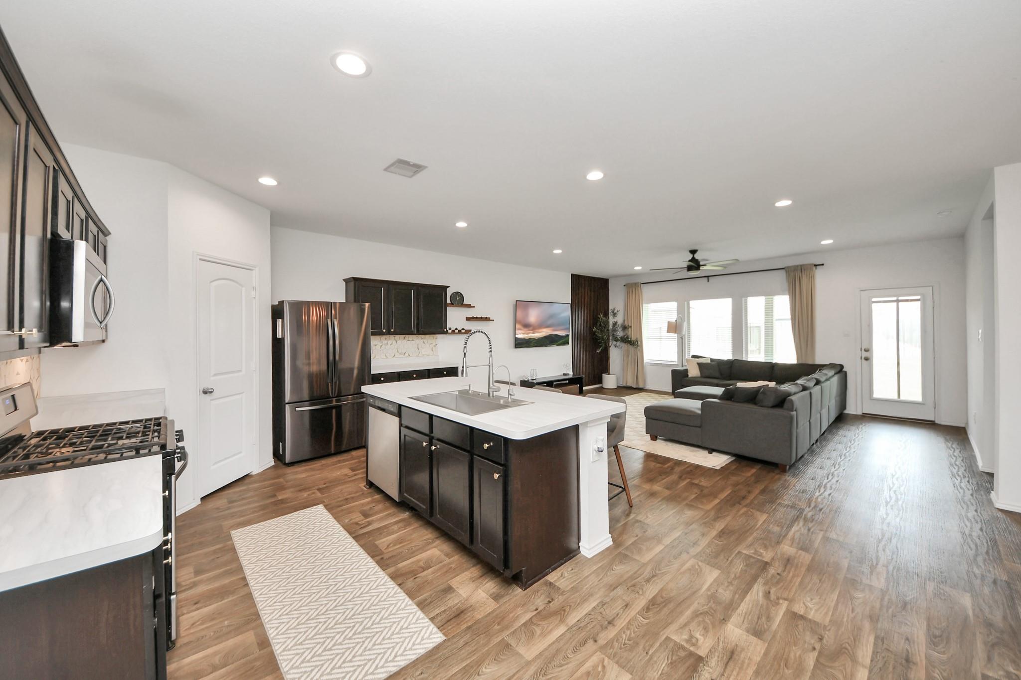 5322 Shady Olive Street