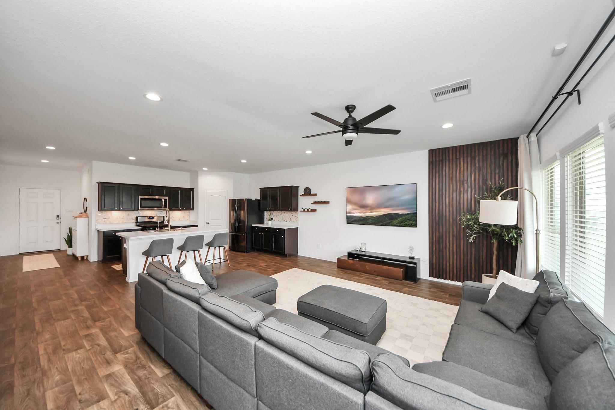 5322 Shady Olive Street