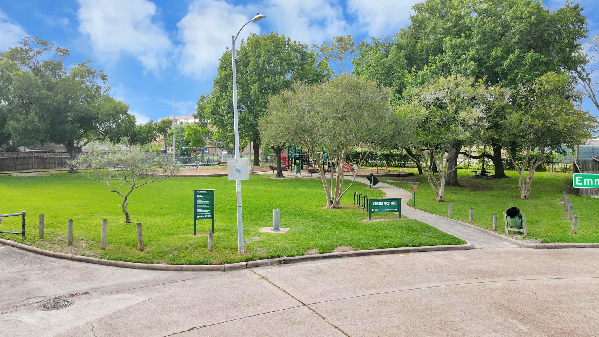 2407 Crestdale Dr