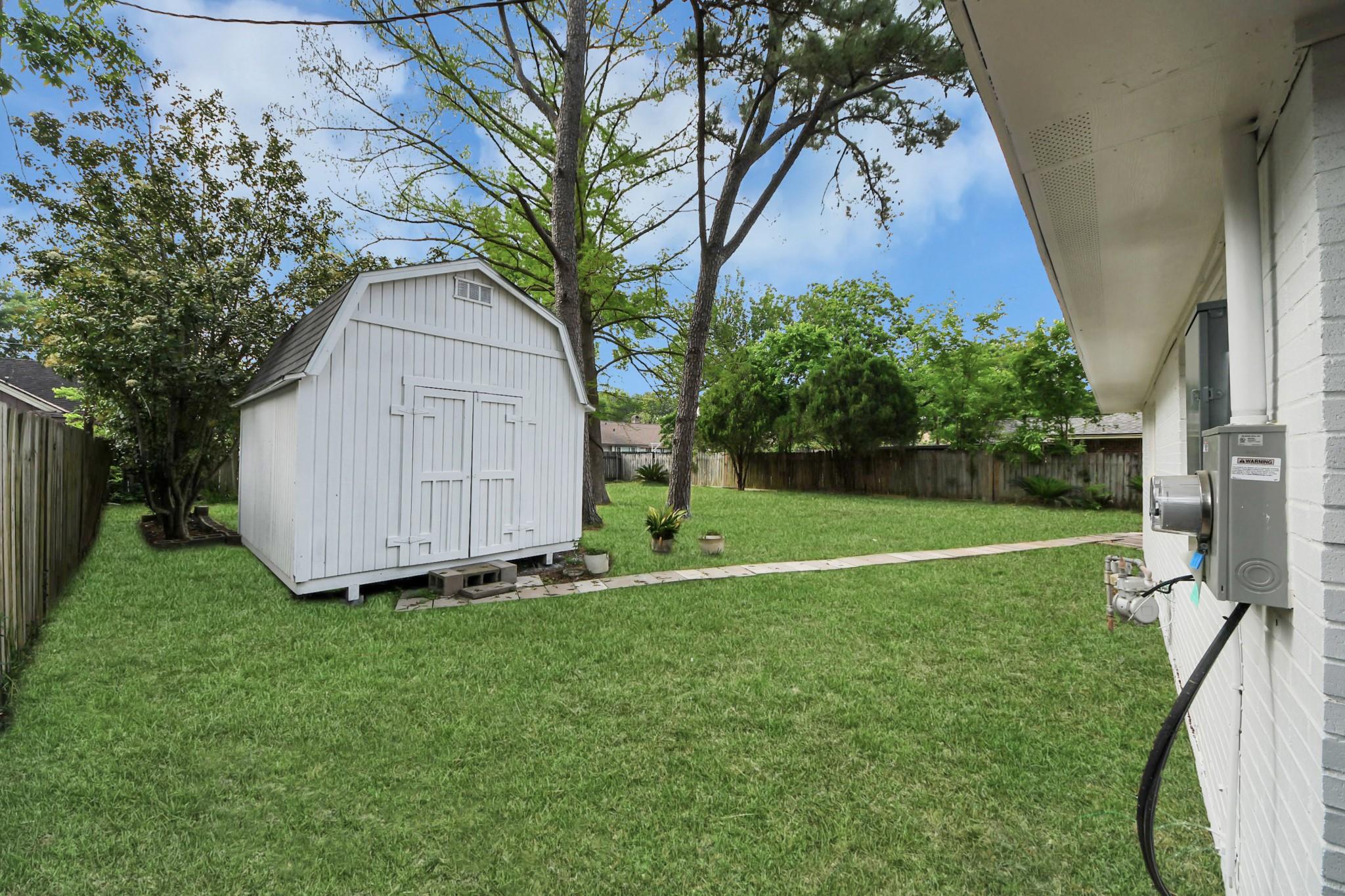 2407 Crestdale Dr
