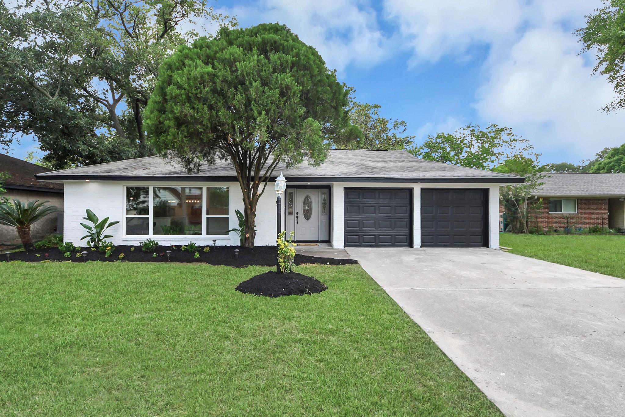 2407 Crestdale Dr