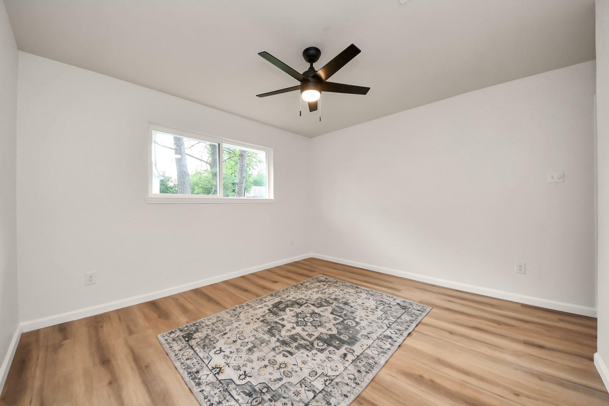 2407 Crestdale Dr