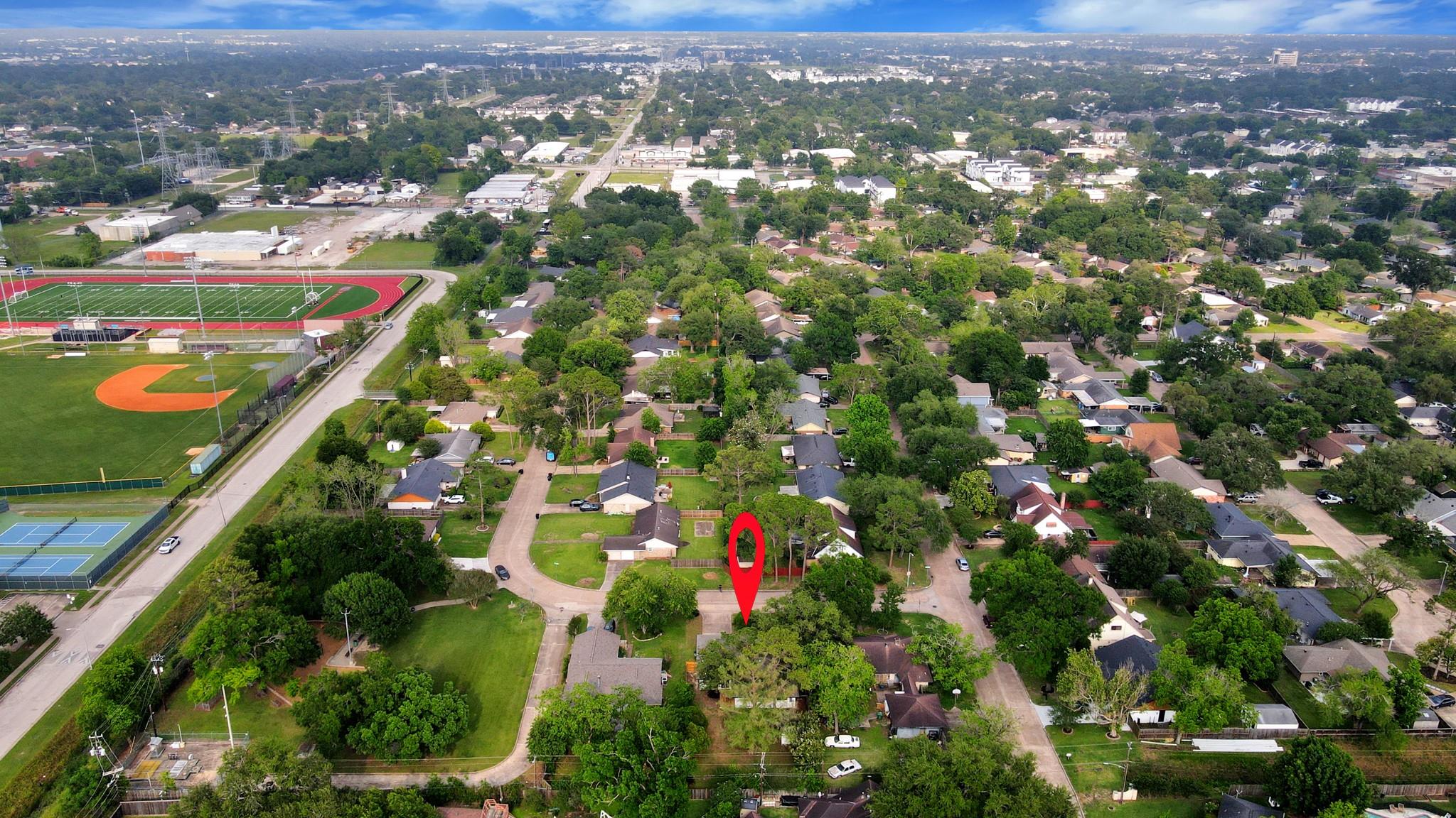 2407 Crestdale Dr