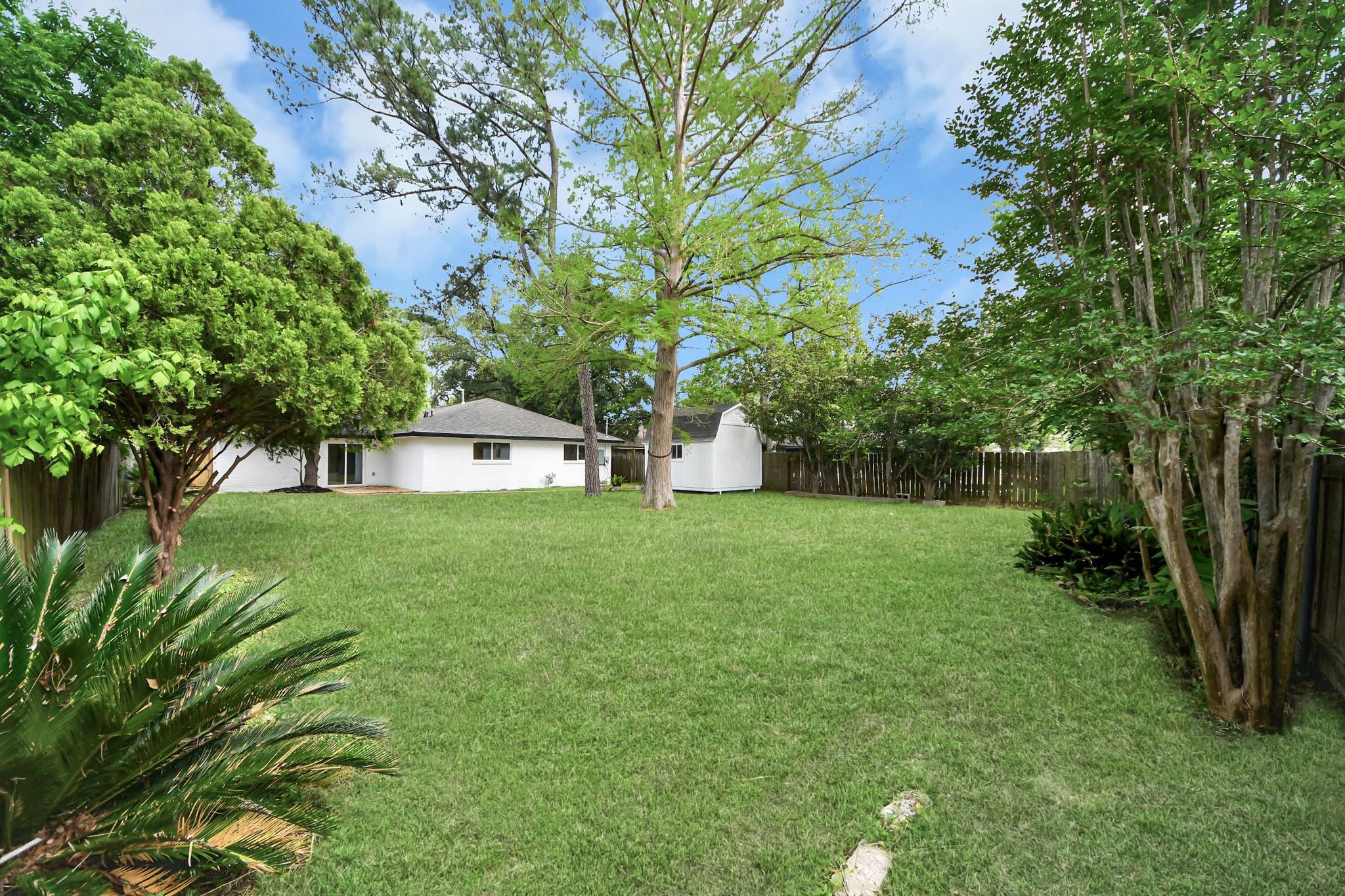 2407 Crestdale Dr