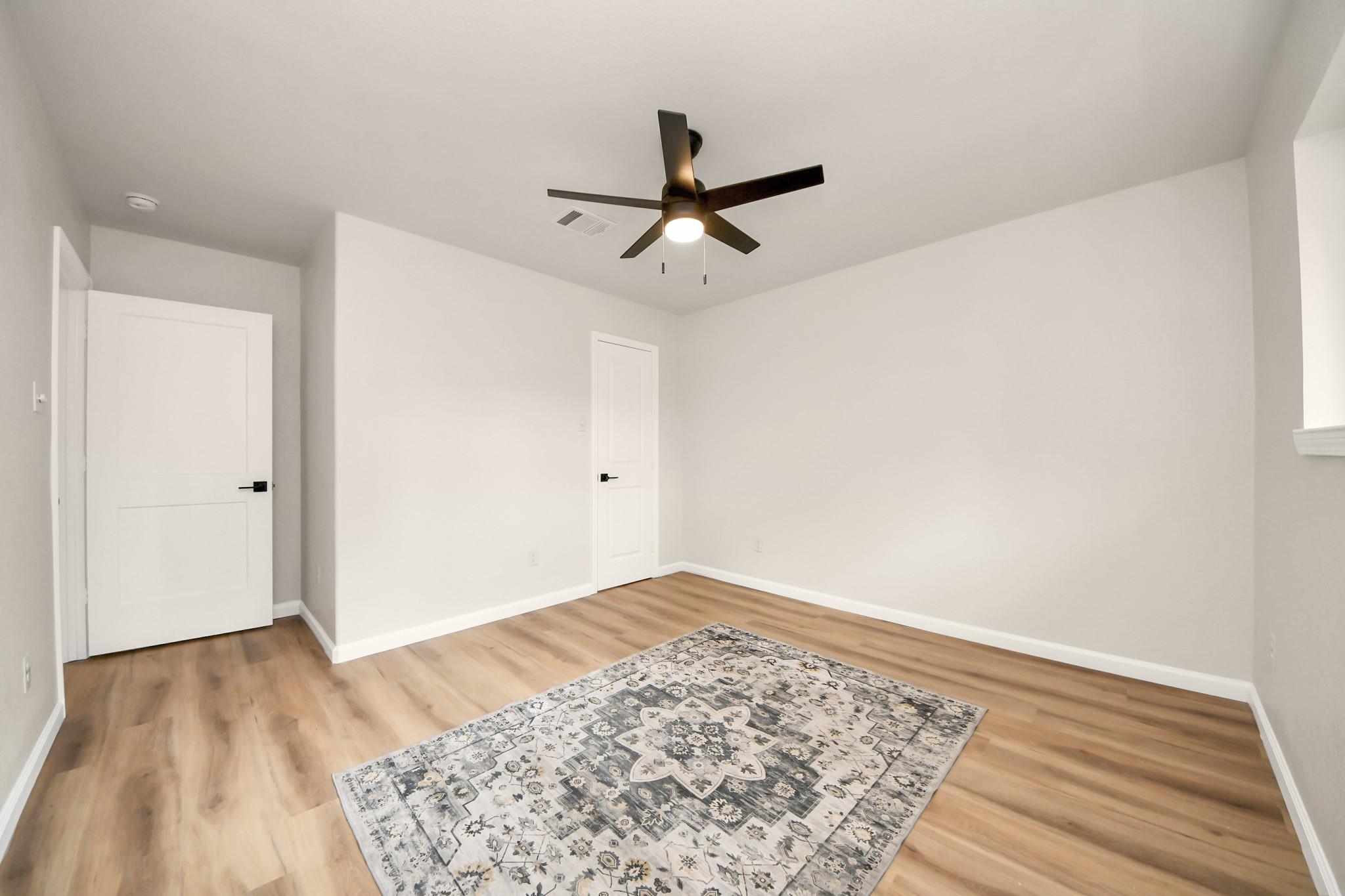 2407 Crestdale Dr