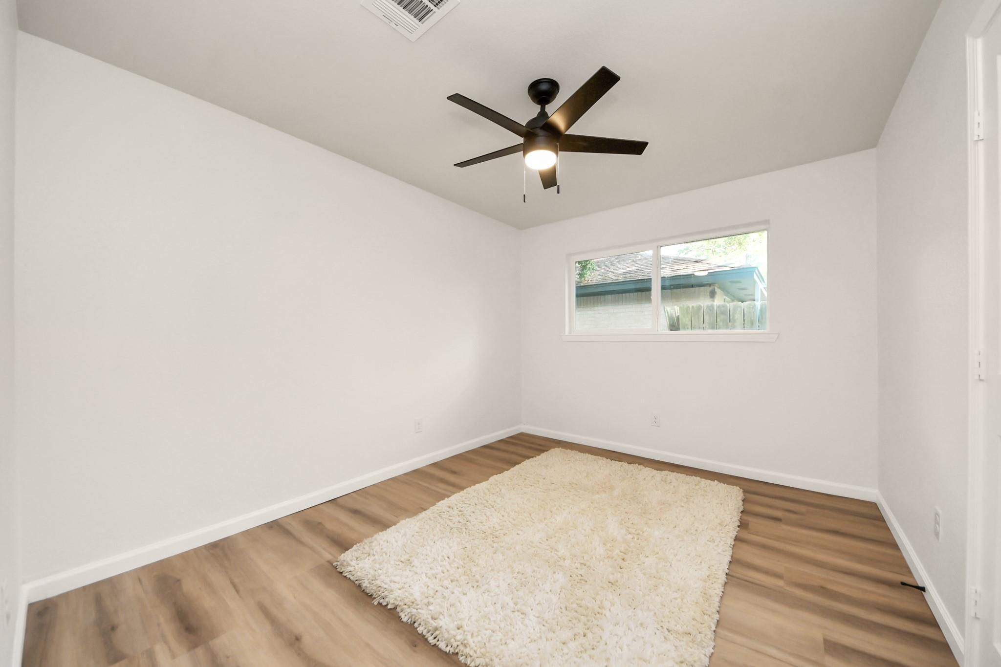 2407 Crestdale Dr