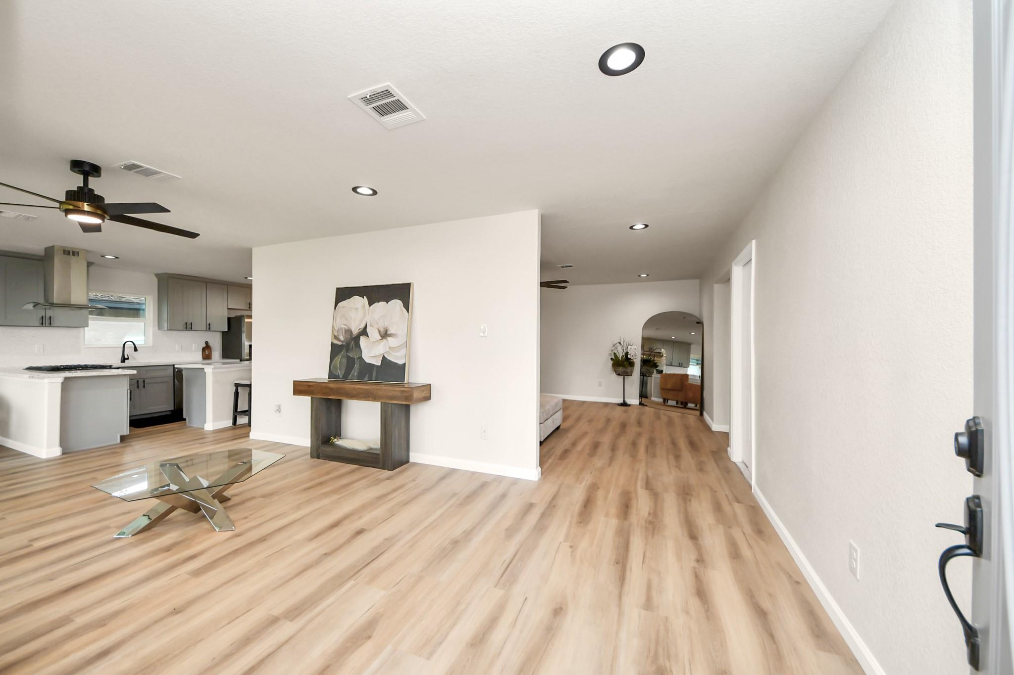 2407 Crestdale Dr