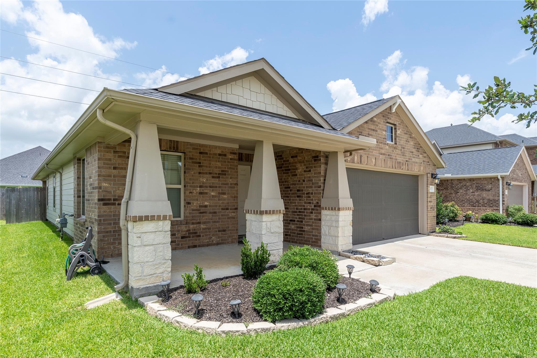 5023 Yellow Rays Trail