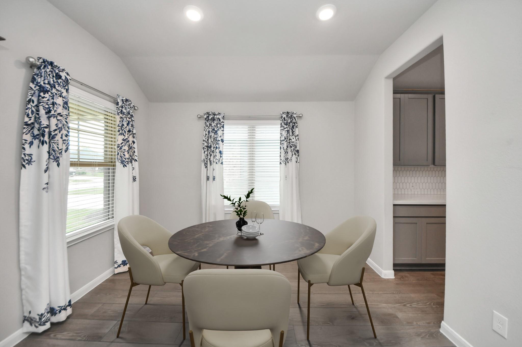 5023 Yellow Rays Trail