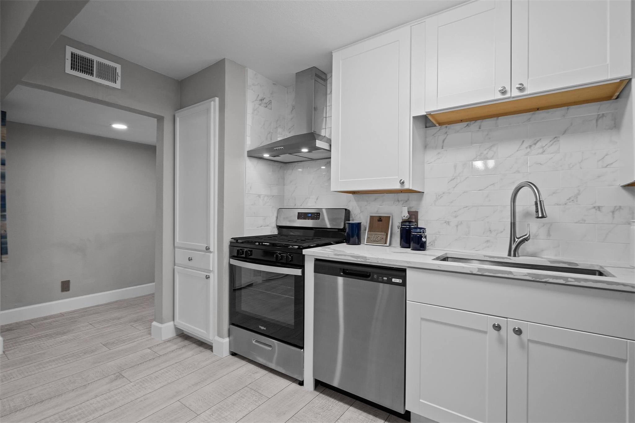 8100 Seawall Boulevard # B