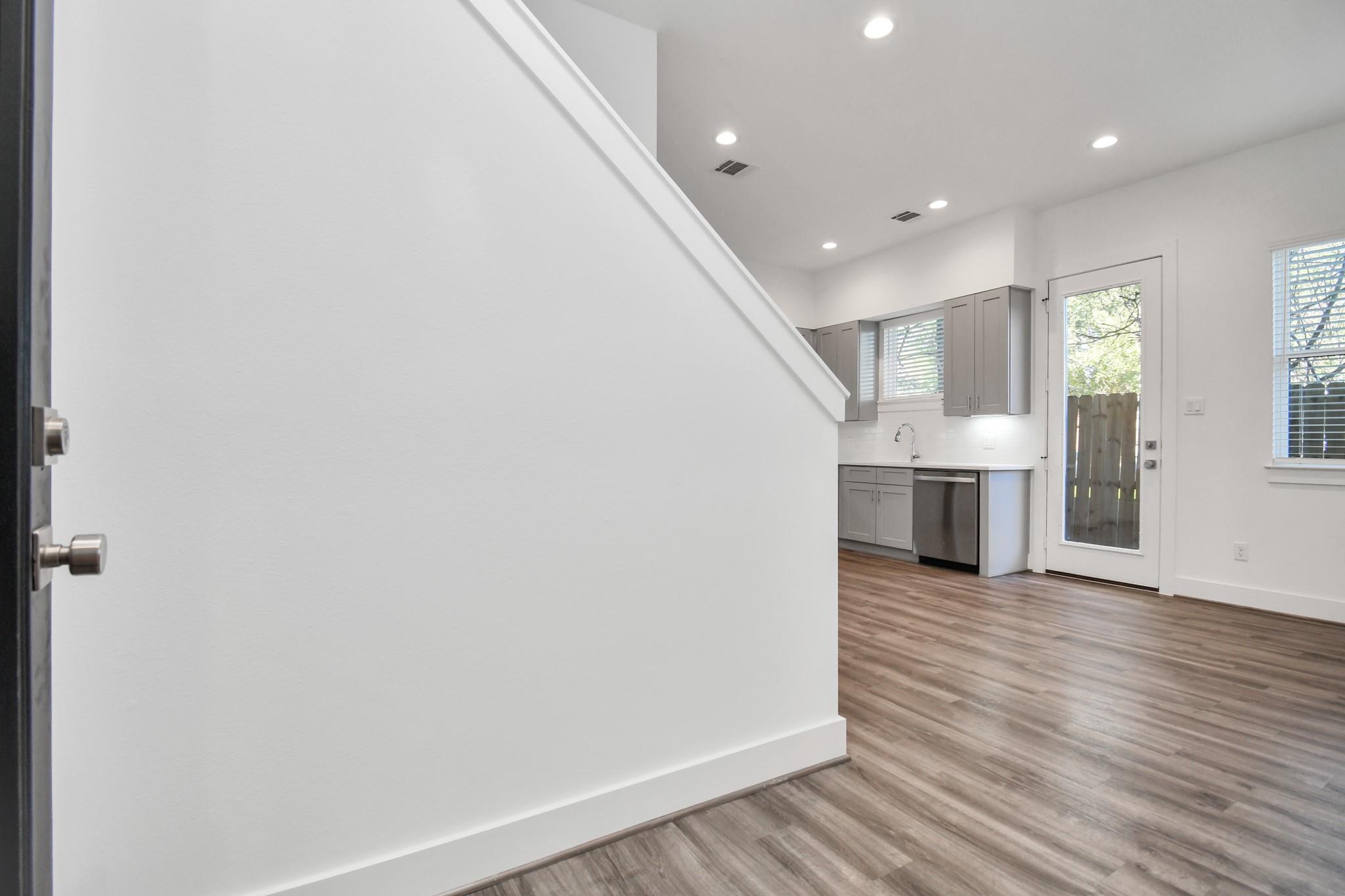 9027 Laverne Oak Lane