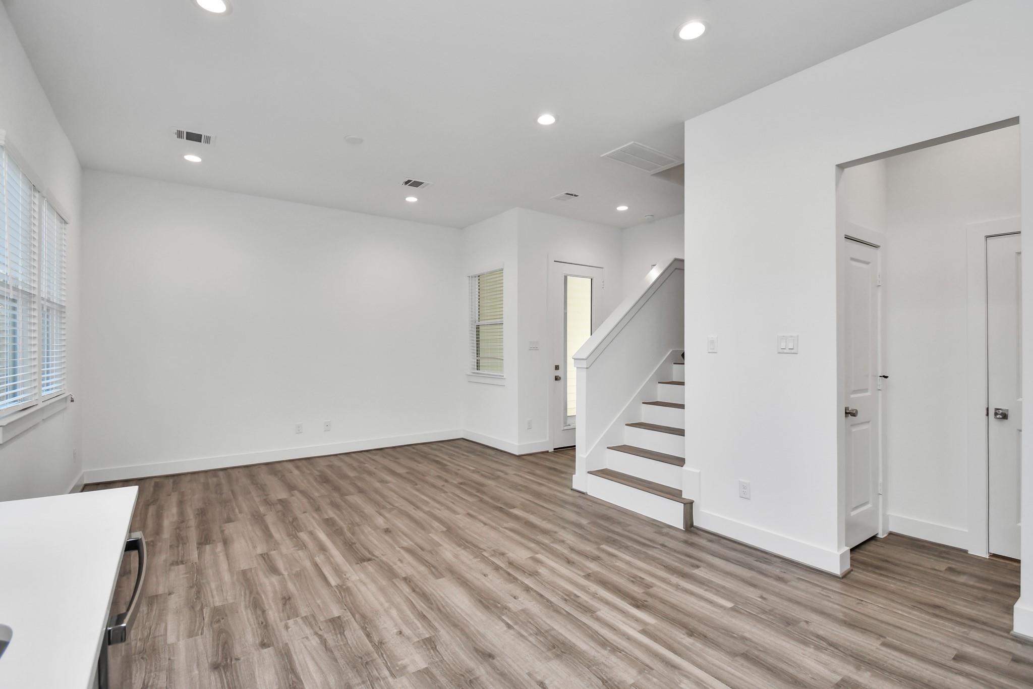 9027 Laverne Oak Lane