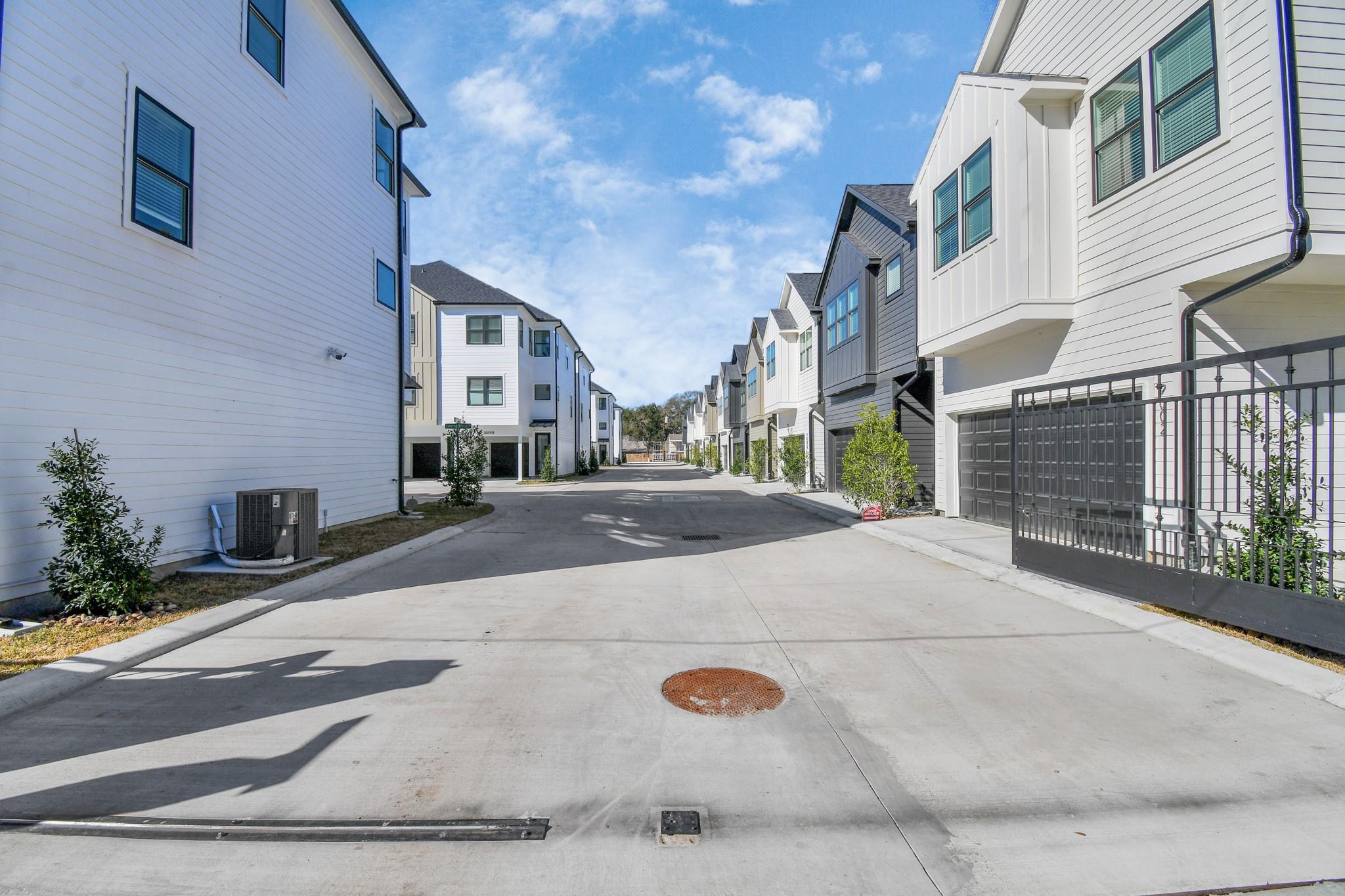 9027 Laverne Oak Lane