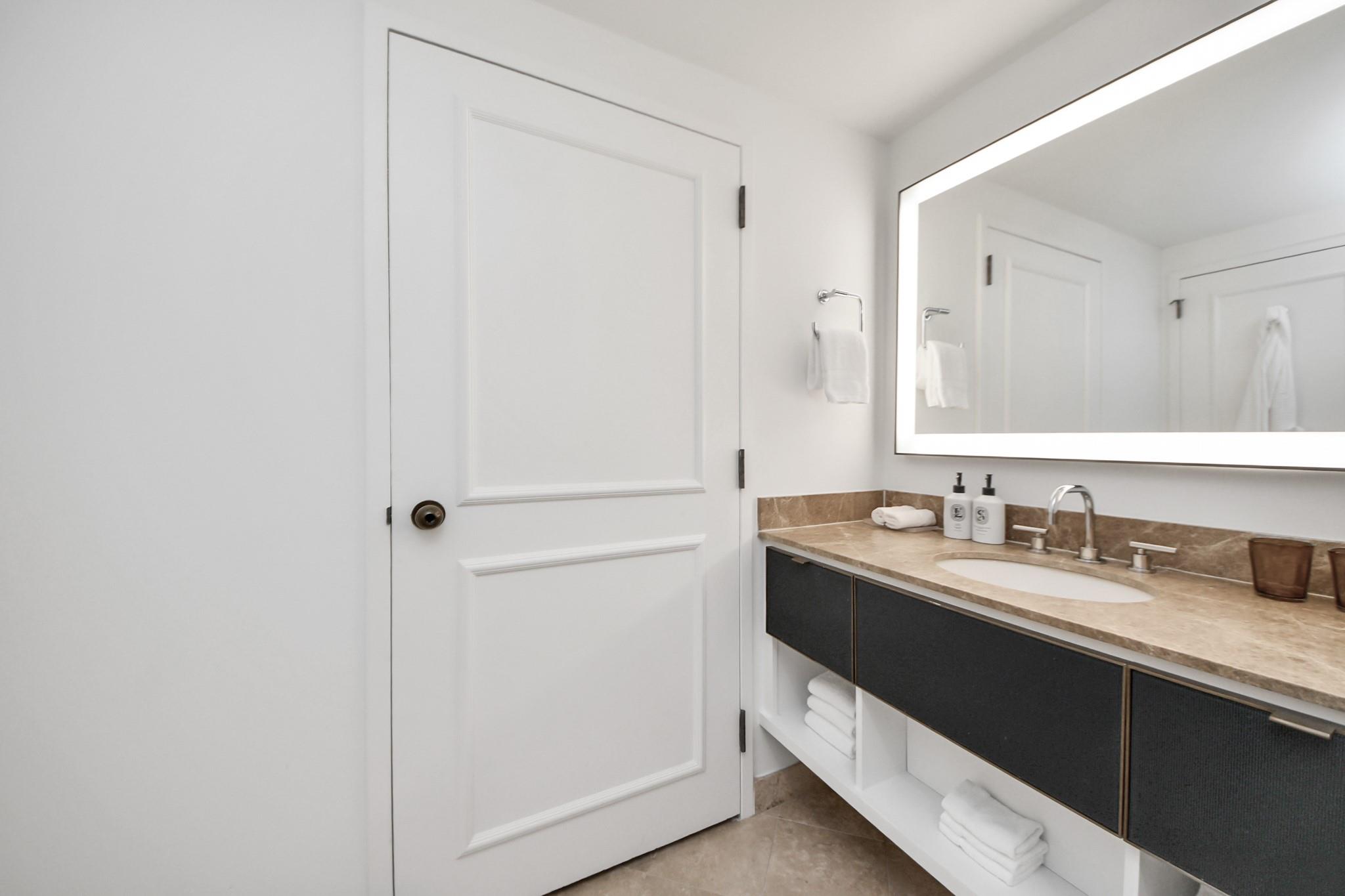 1300 Lamar Street Street # T8