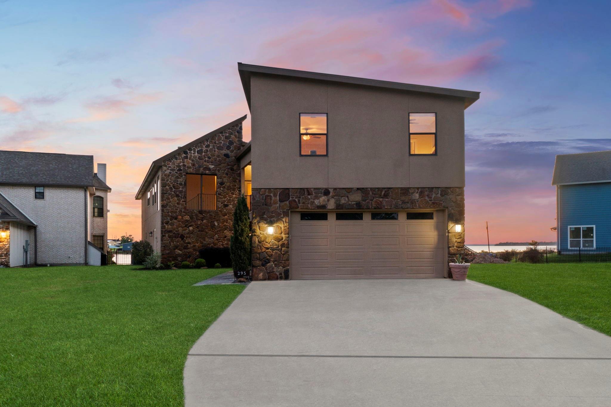 295 Bayview Lane