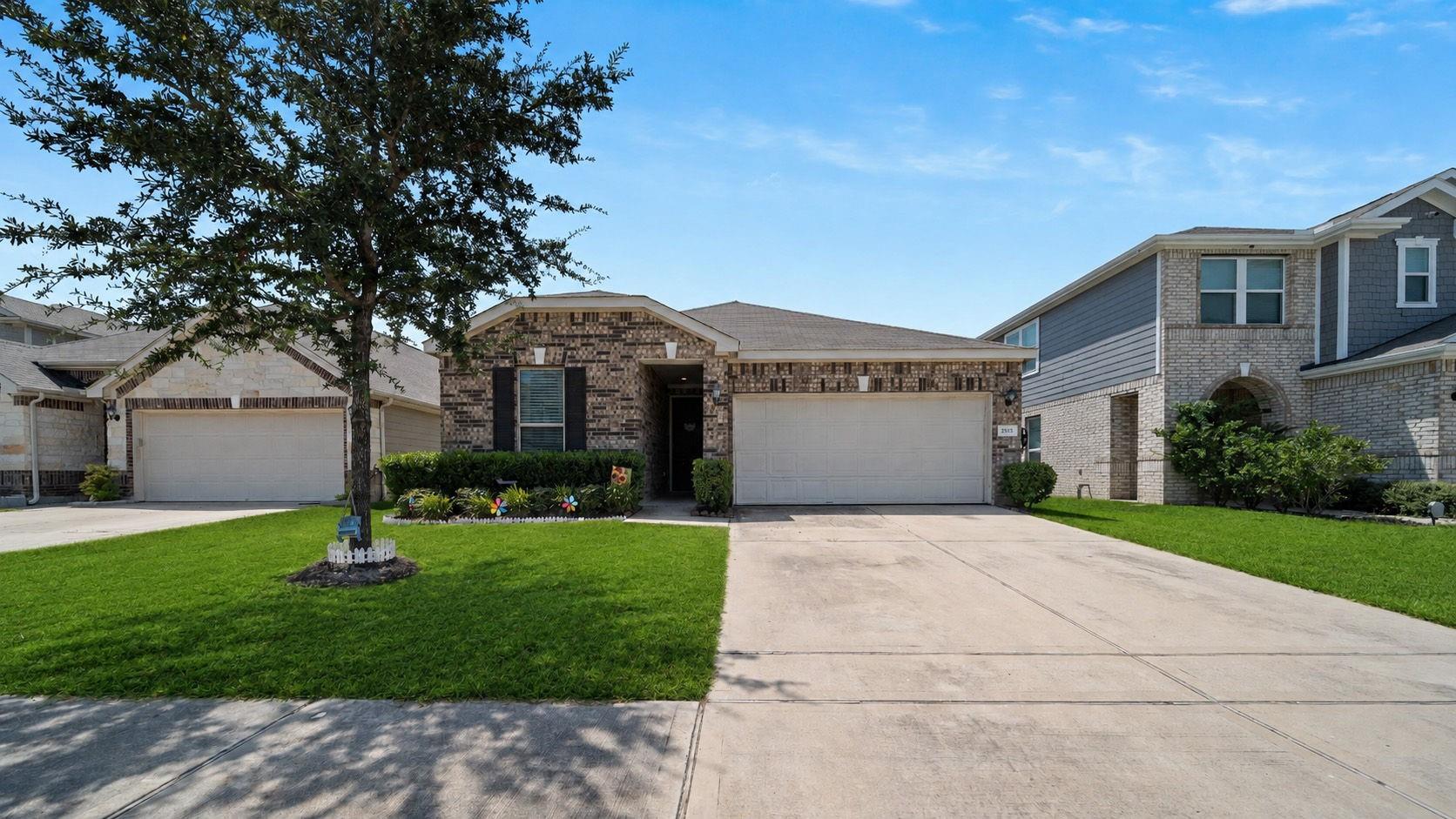 2515 Hawthorn Park Court