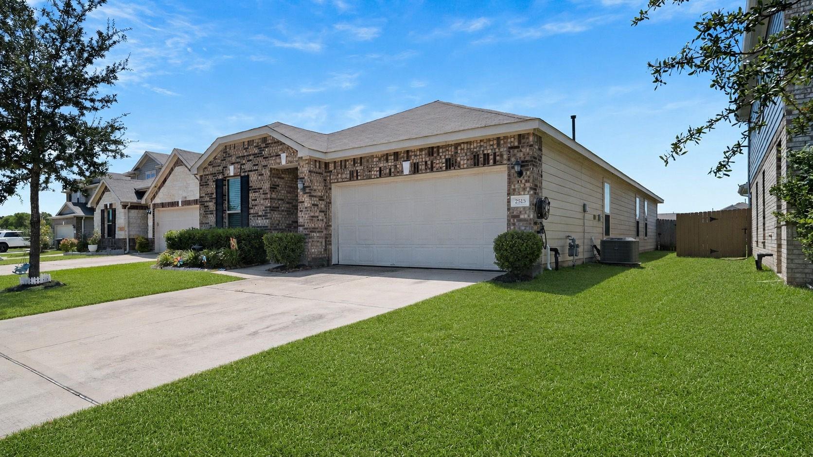 2515 Hawthorn Park Court