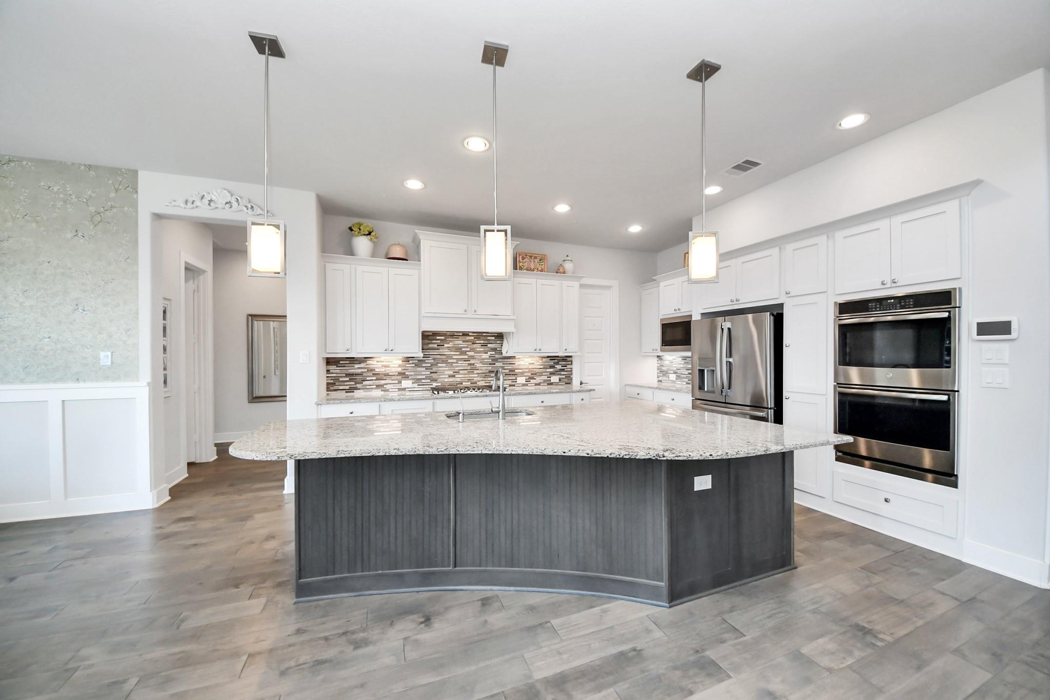 6539 Woodleaf Lake Loop