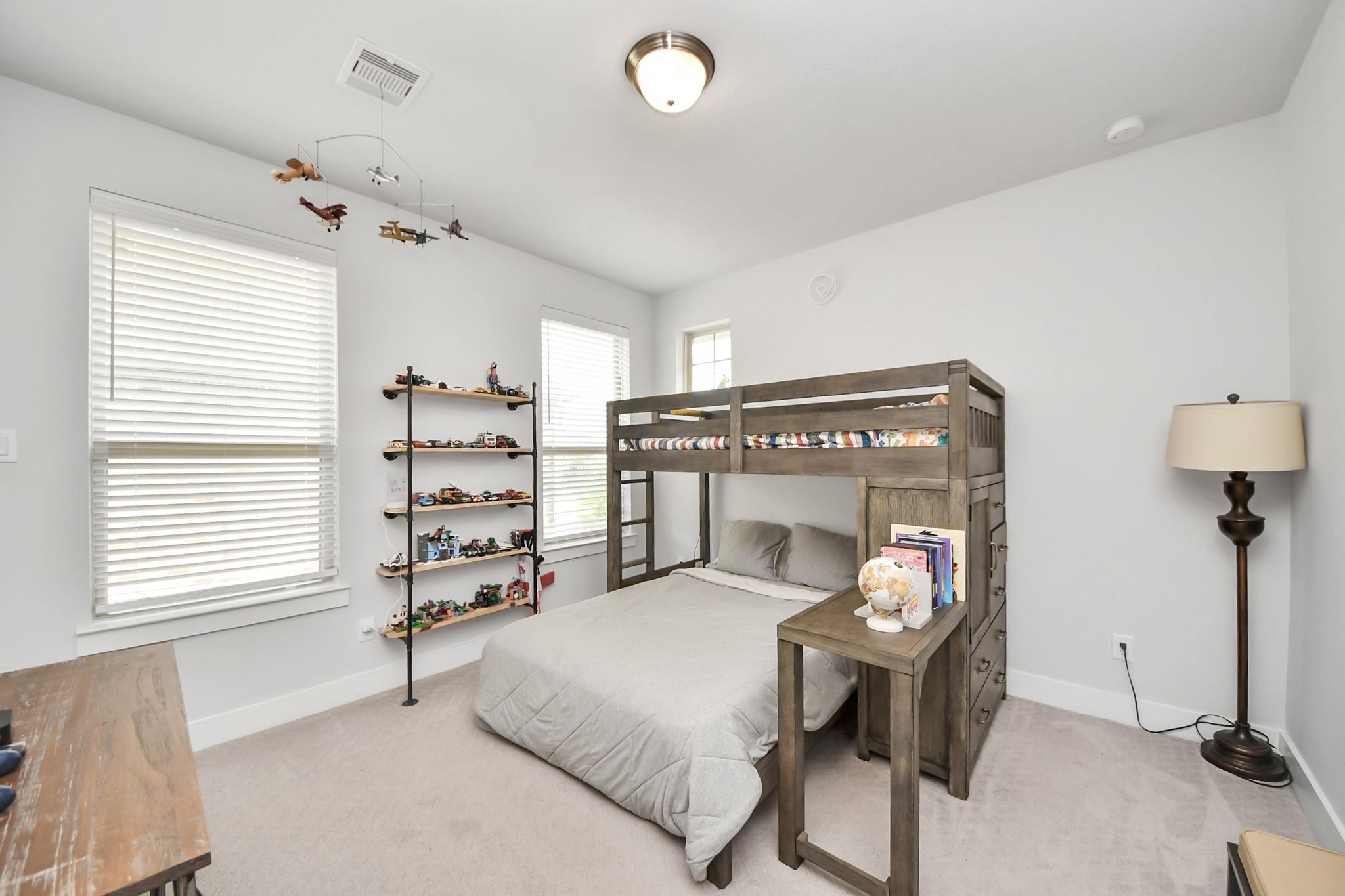 6539 Woodleaf Lake Loop