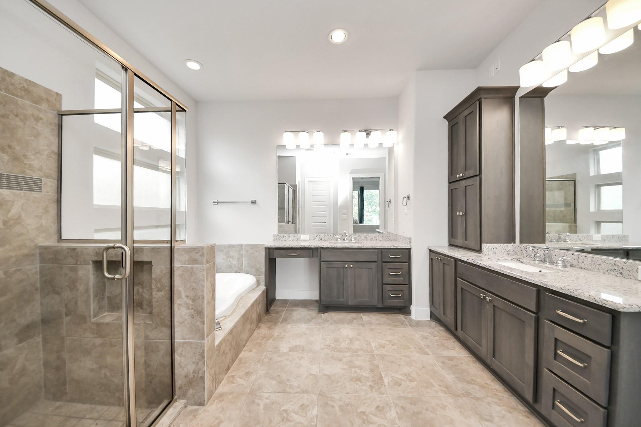 6539 Woodleaf Lake Loop