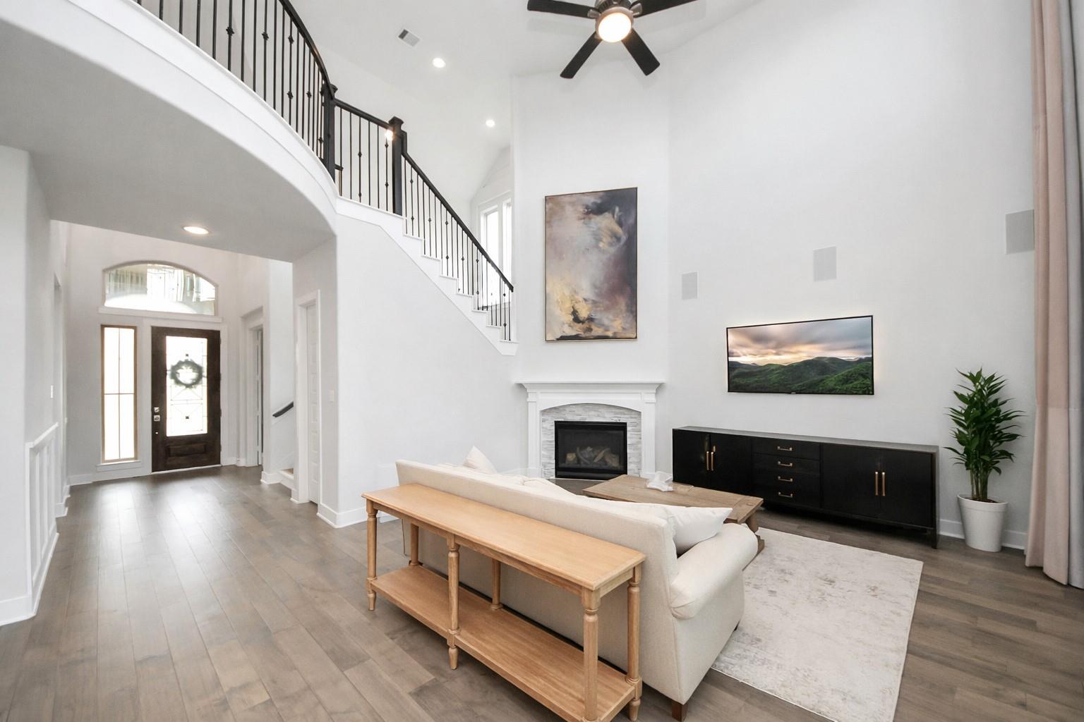 6539 Woodleaf Lake Loop