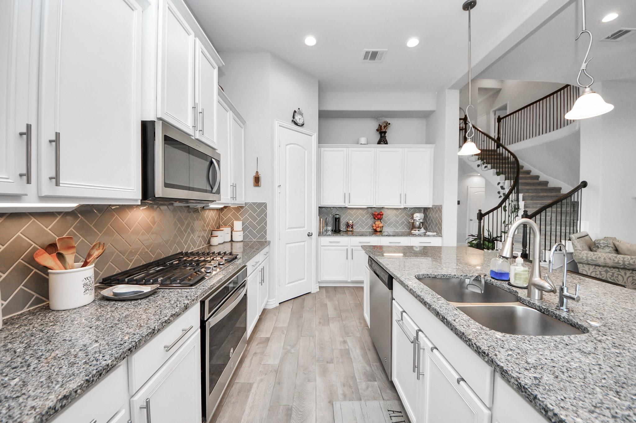 3902 Cantone Grotto Ct