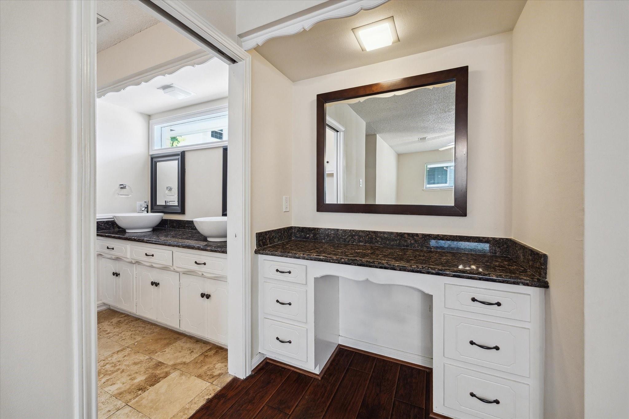 10607 Longmont Drive, Houston